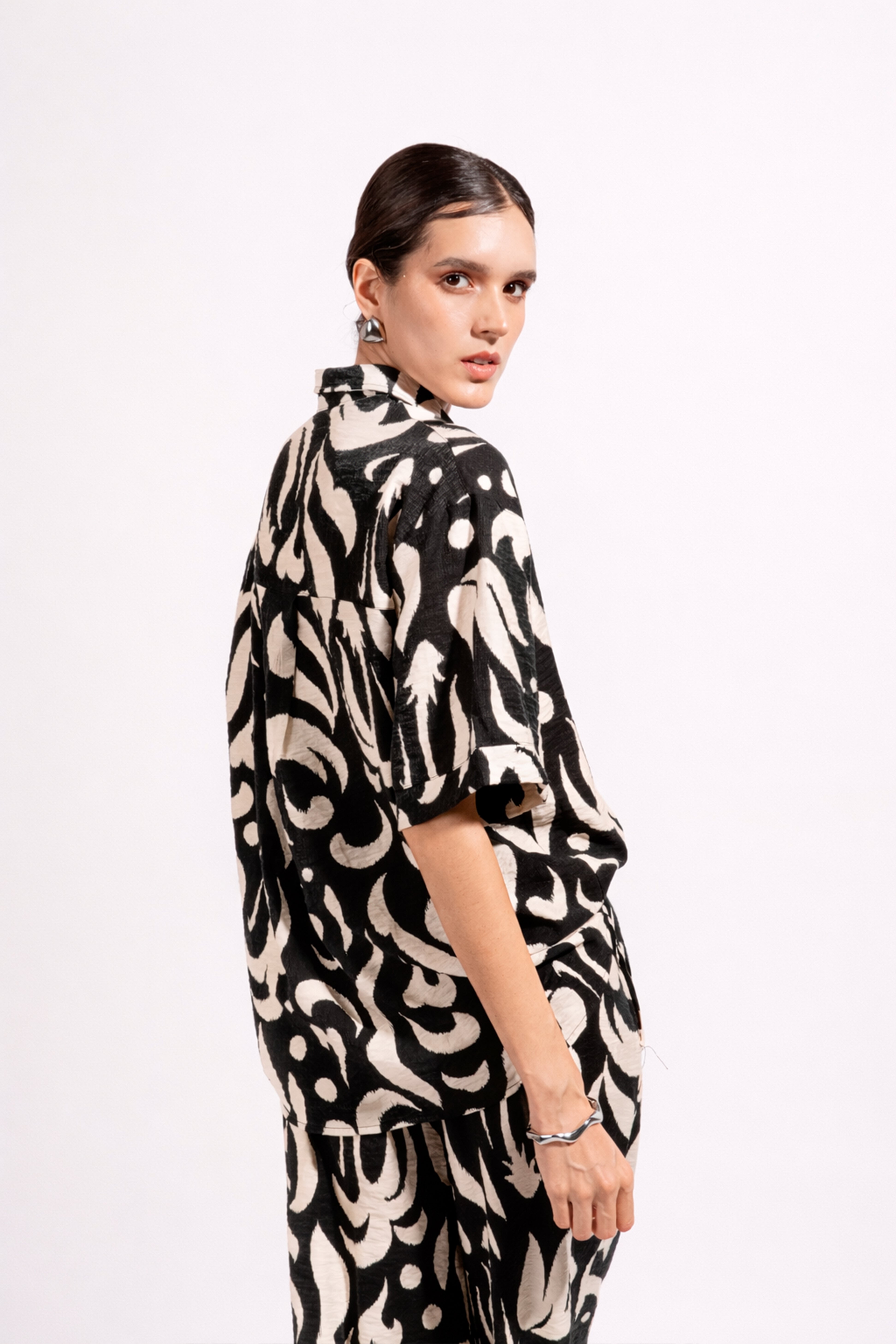 Blusa Manga Corta Estampada - Negro