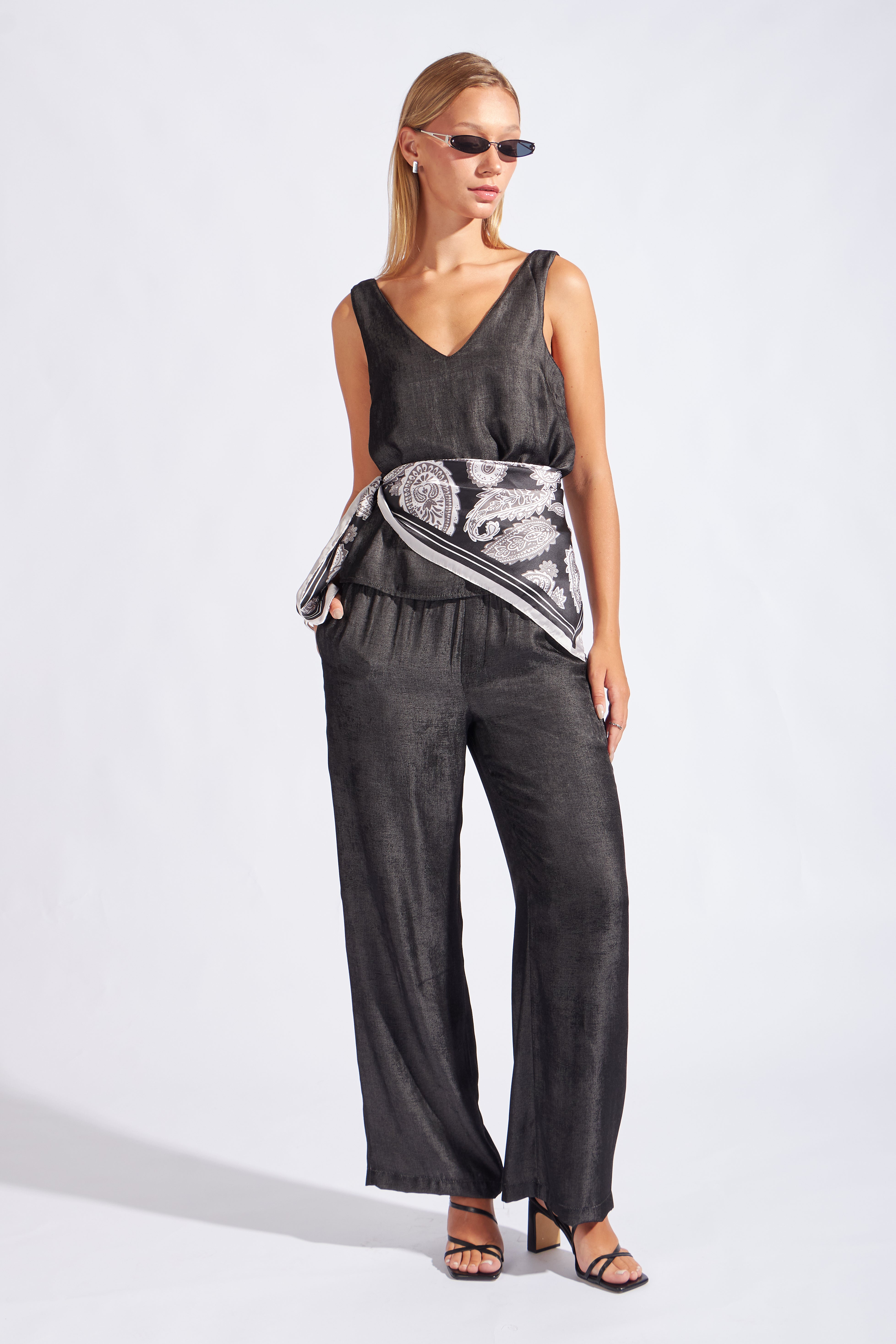 Blusa sin Mangas - Negro