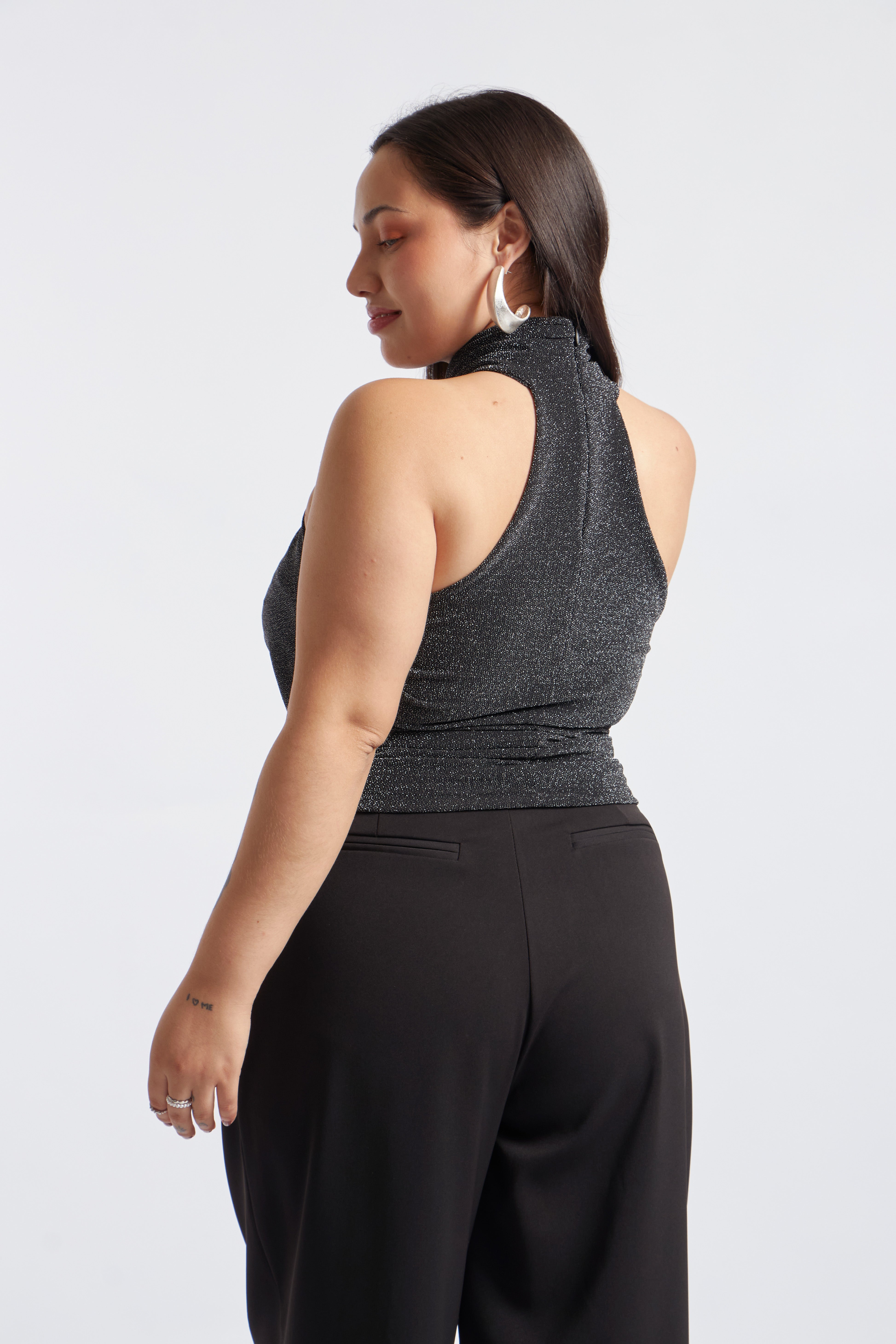 Top Cruzado Halter - Negro con Plateado