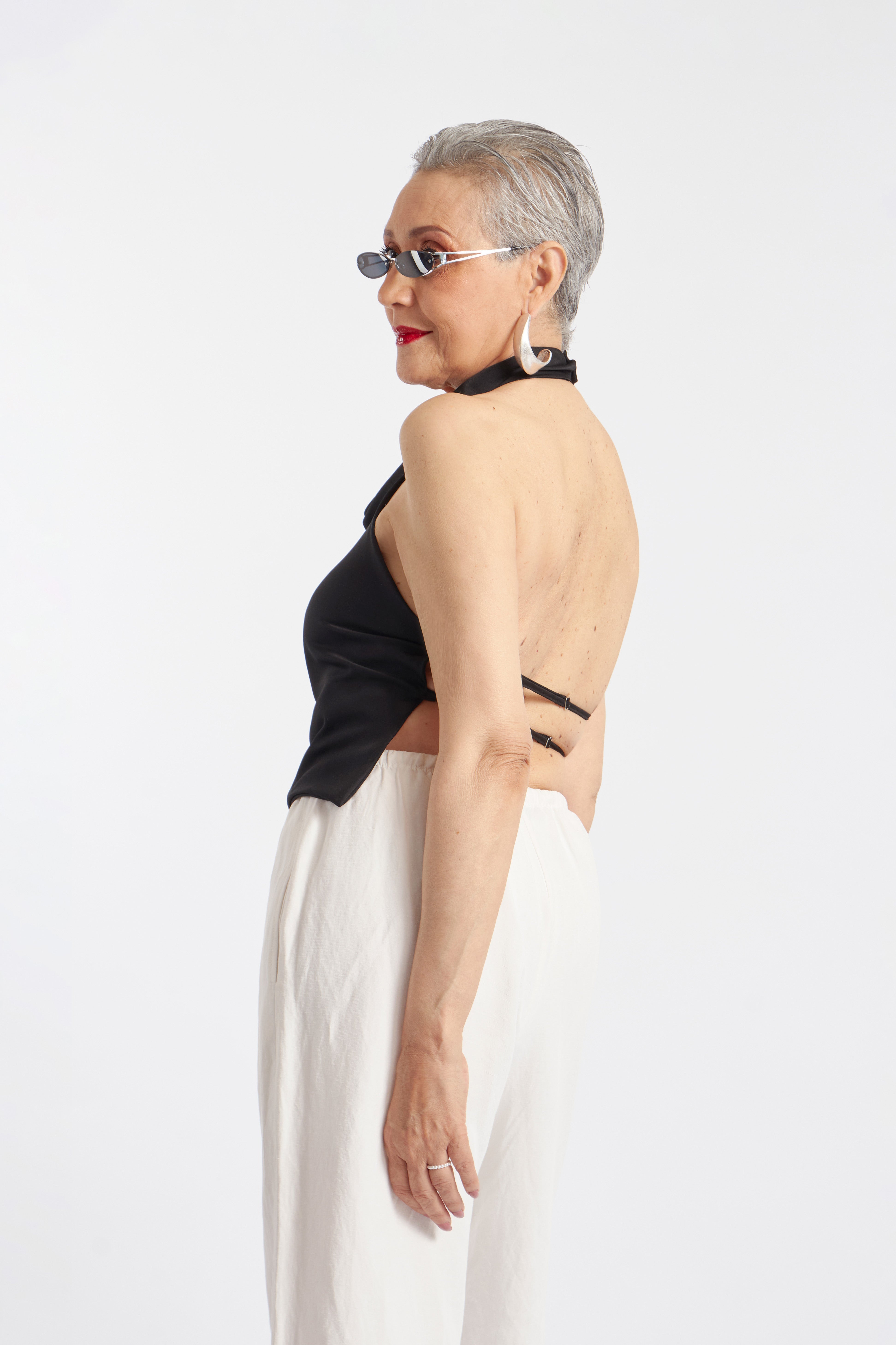 Blusa Halter Satinada - Negro