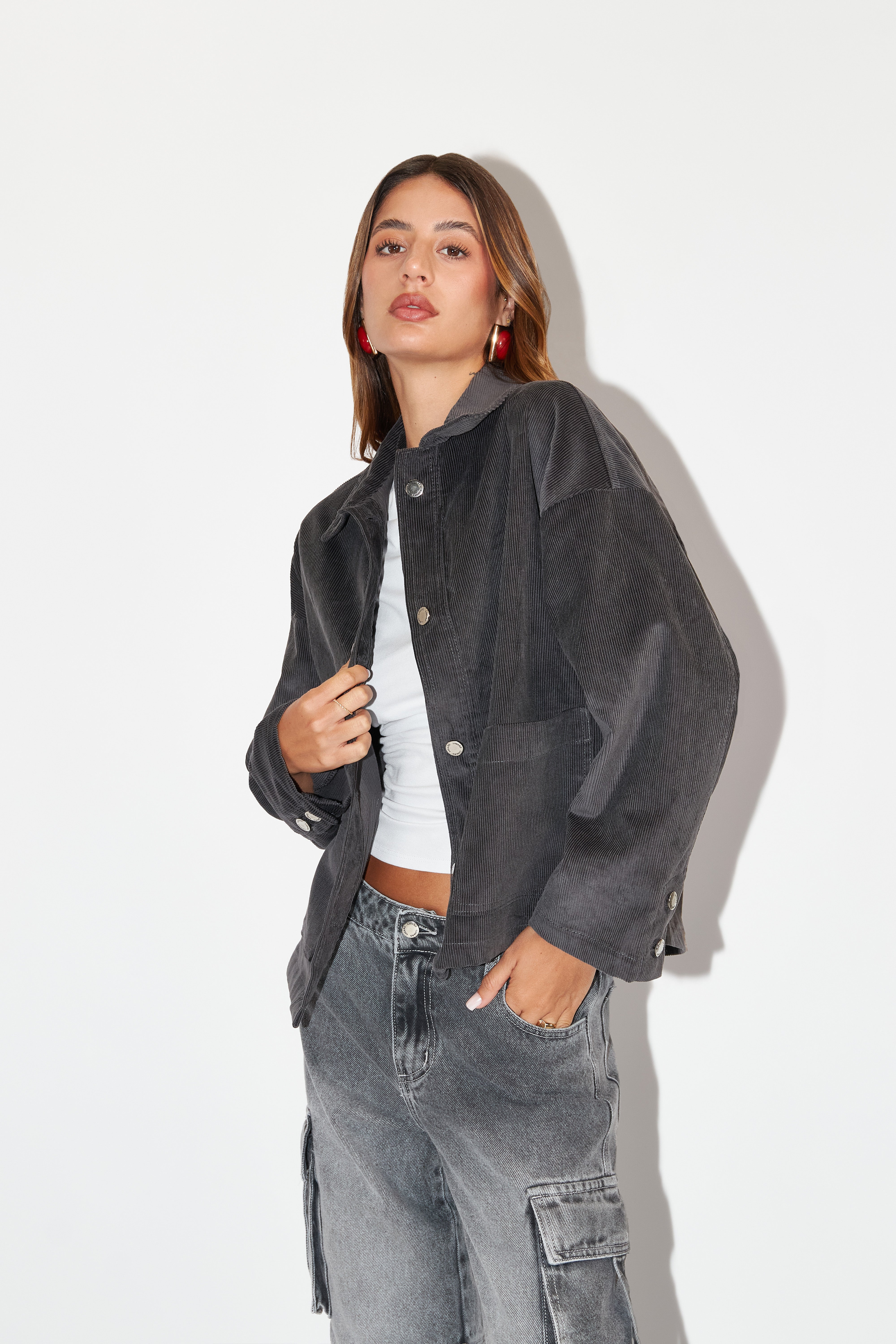 Casaca Corduroy Bolsillos - Gris Oscuro