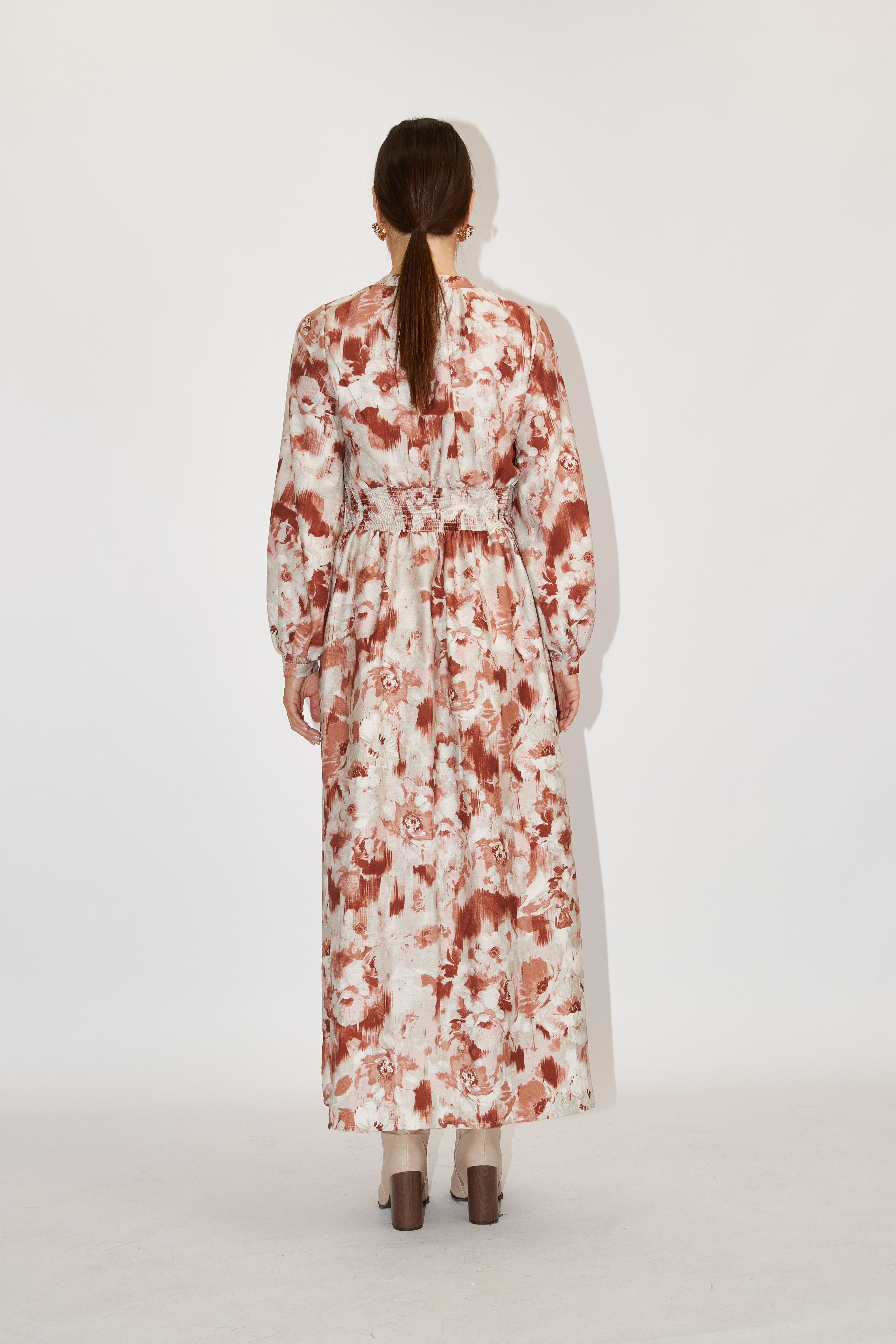 Vestido Midi Manga Larga - Estampado Flores Marrón