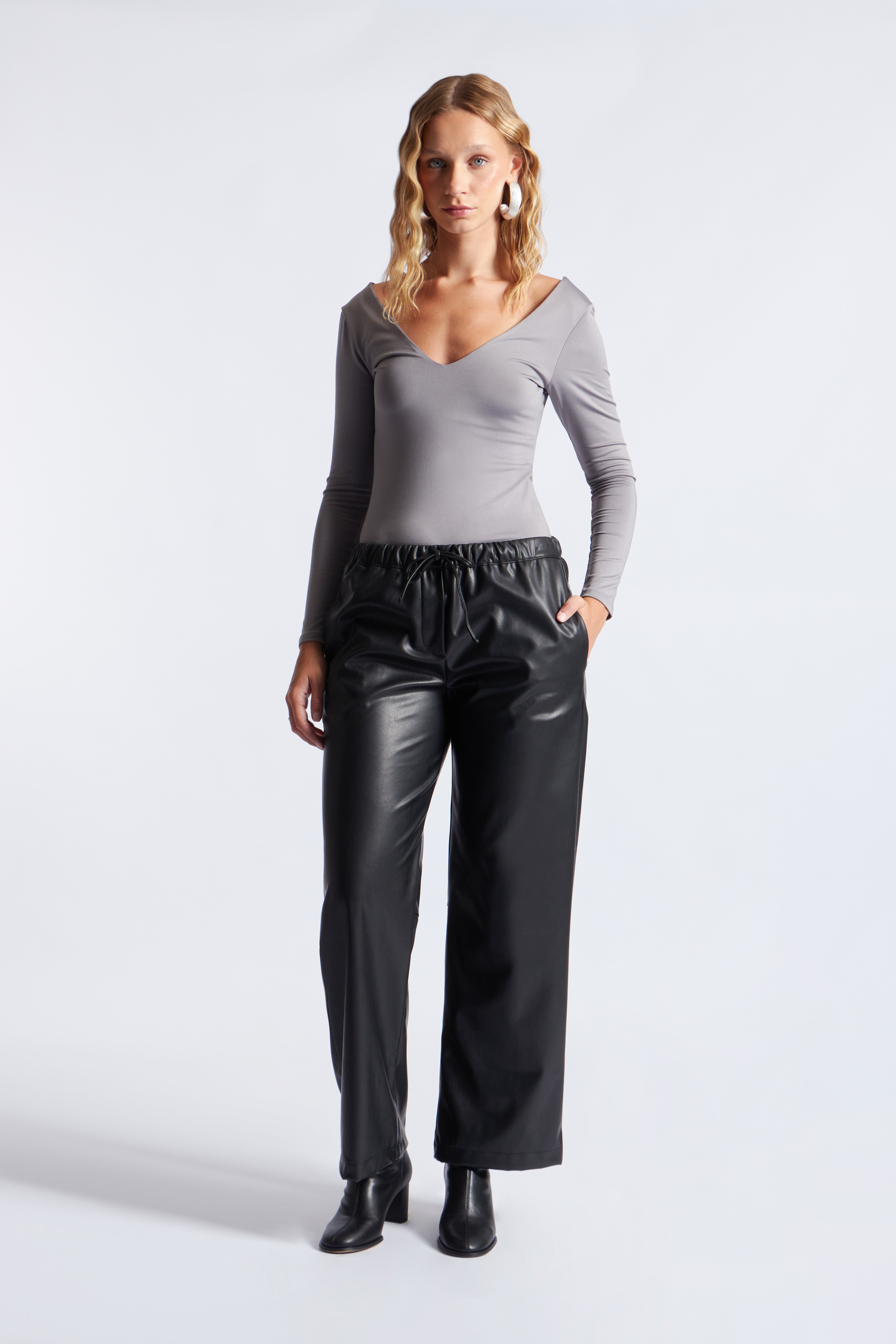 Body Escote V - Gris