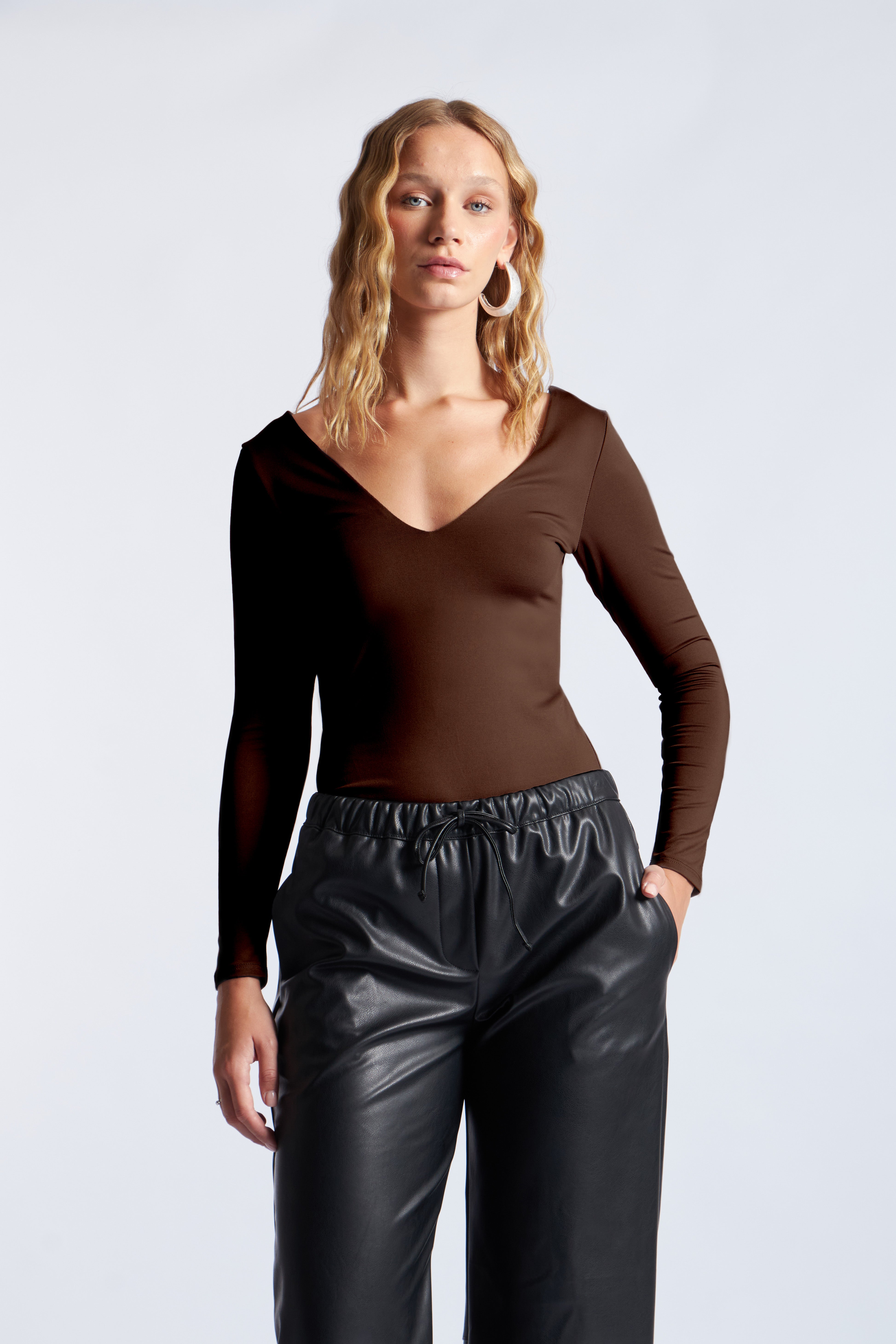 Body Escote V - Marrón