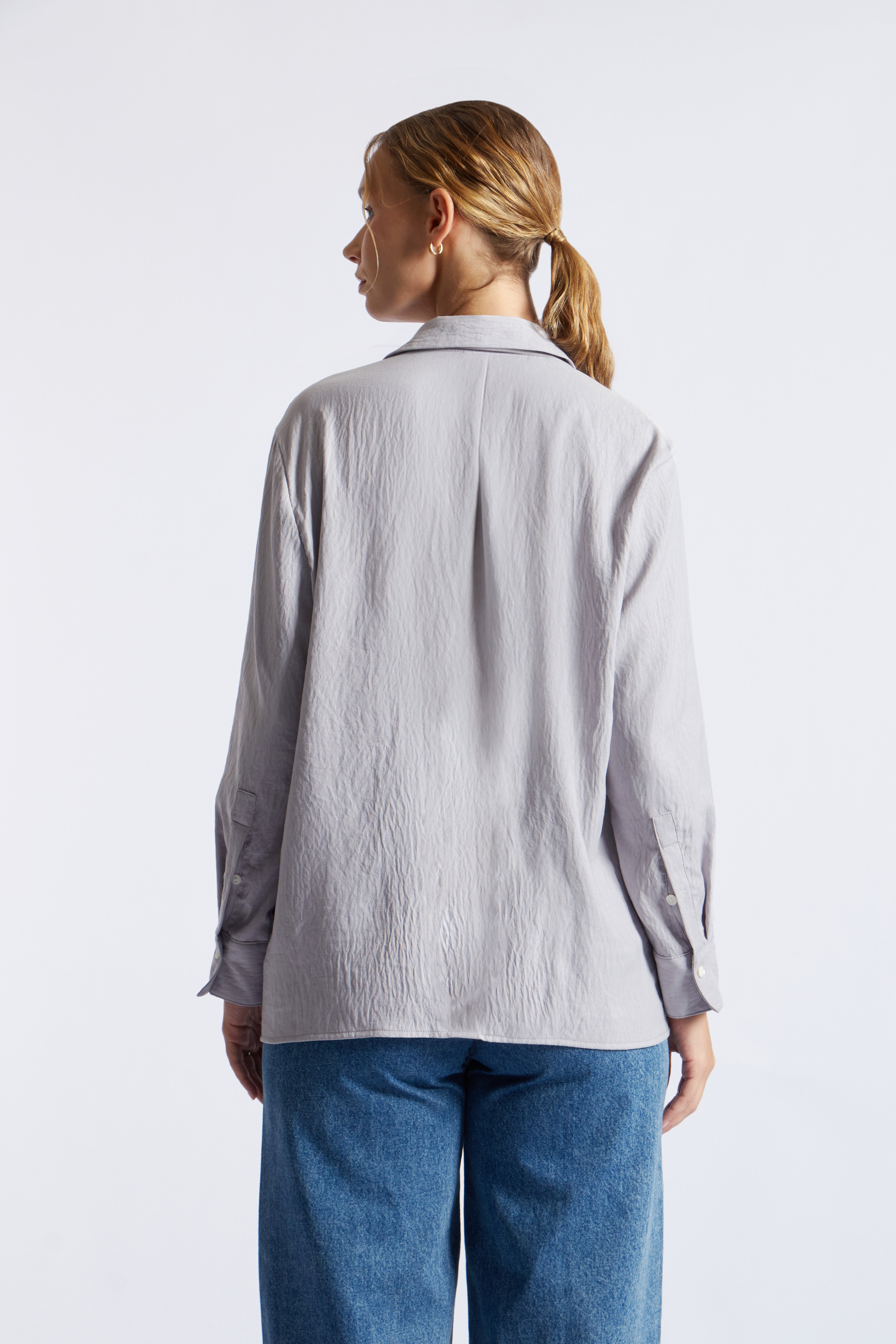 Camisa Fluida Básica - Gris Claro