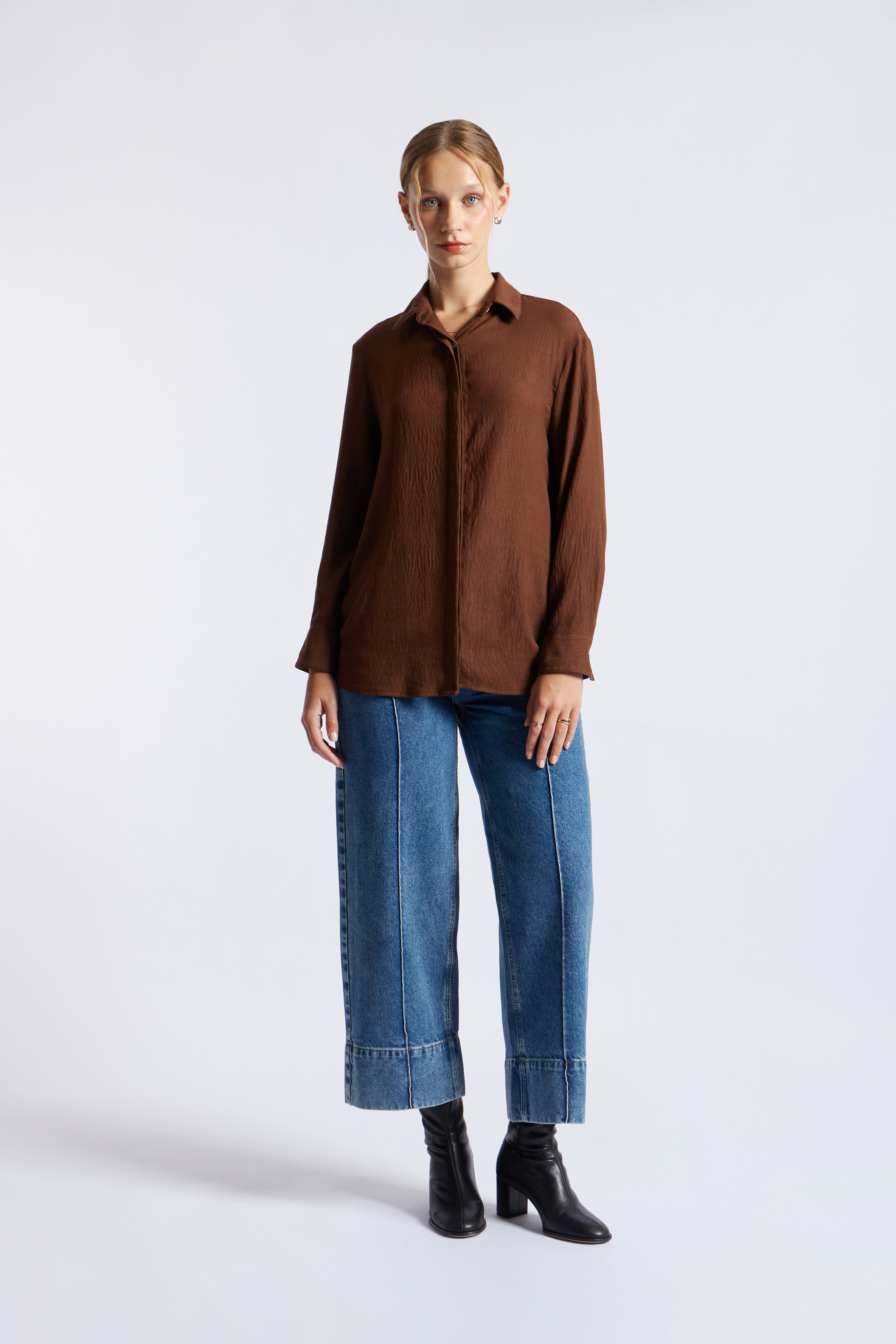 Camisa Fluida Básica - Marrón