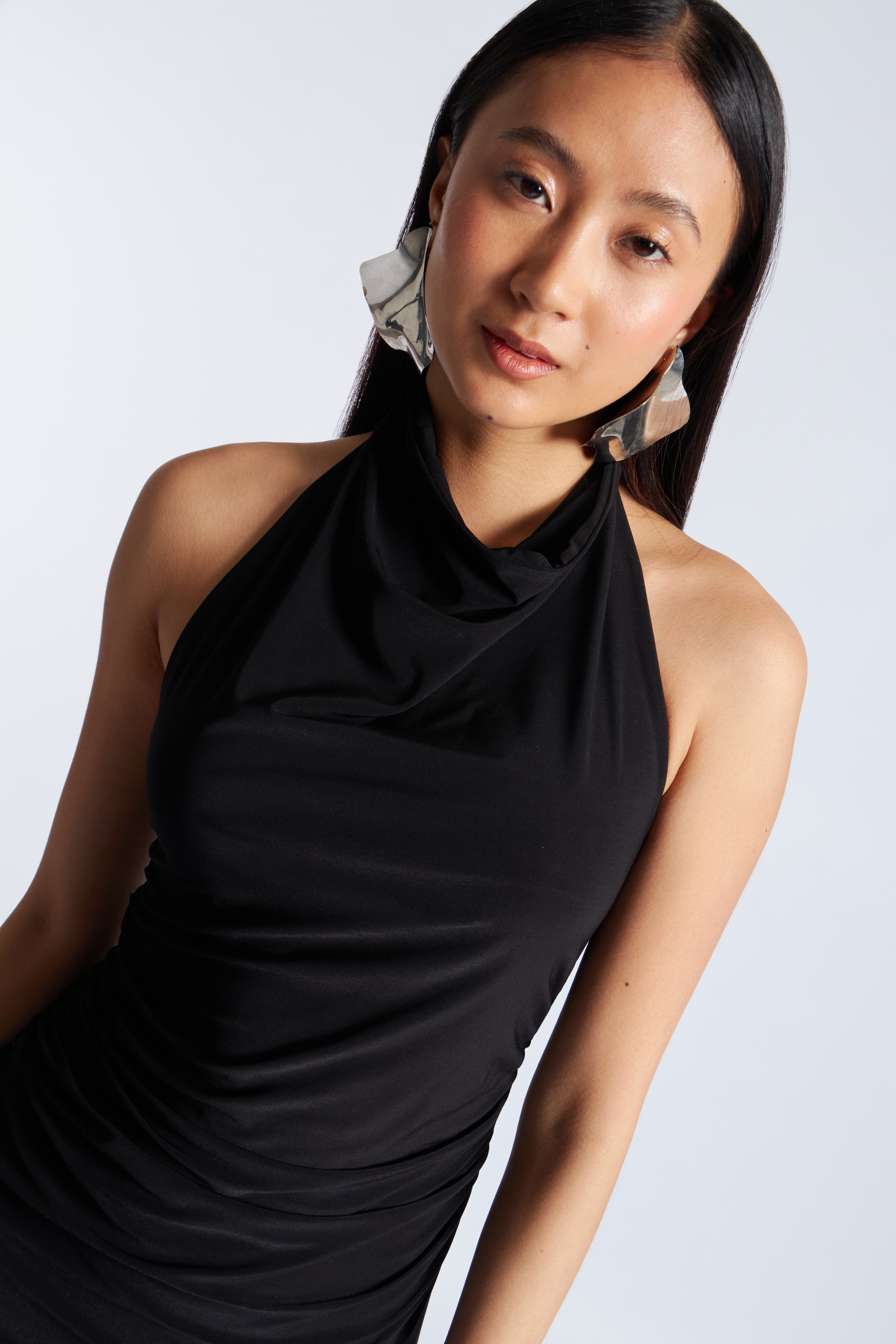 Vestido Corto Halter - Negro