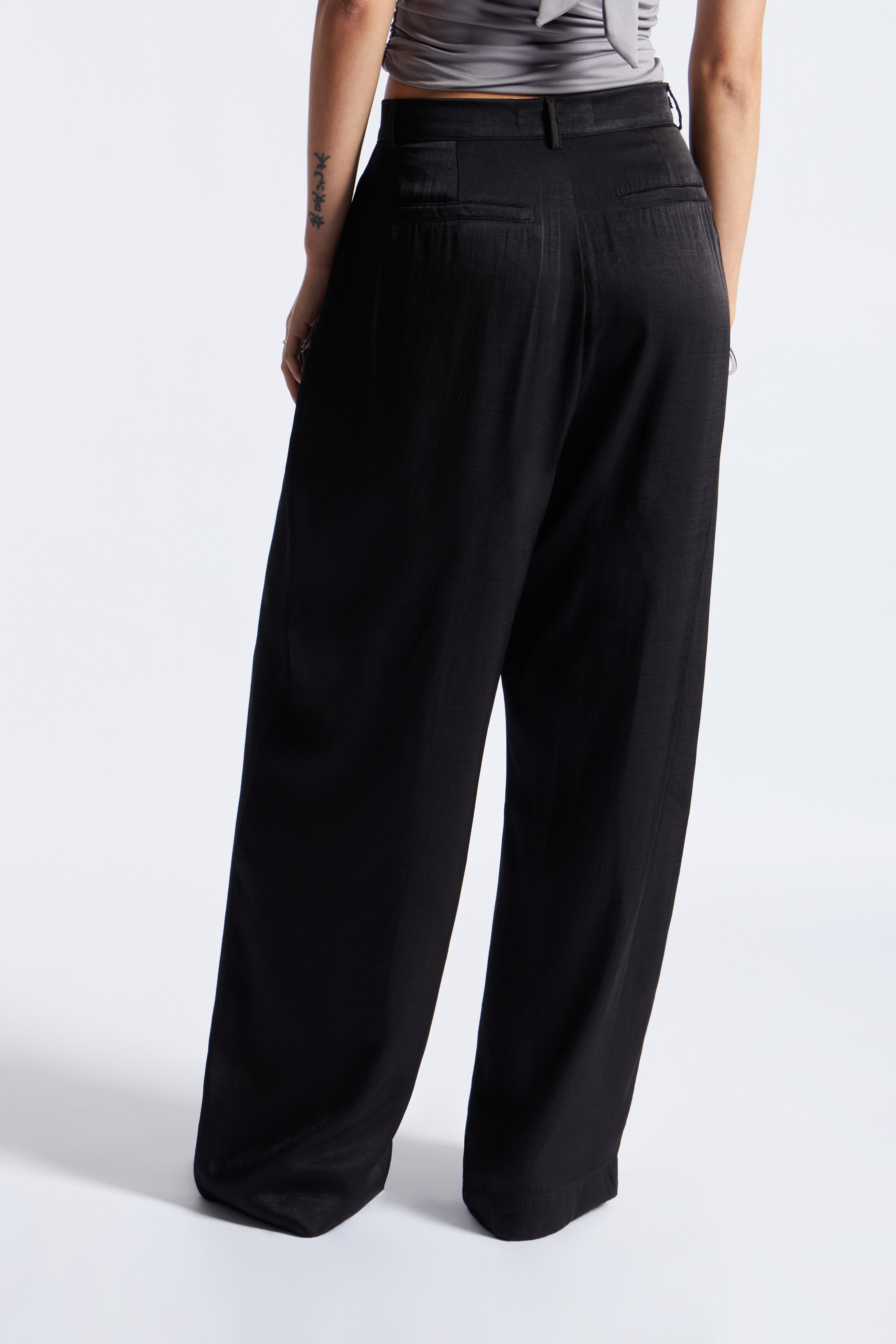 Pantalón Satín Fluido - Negro