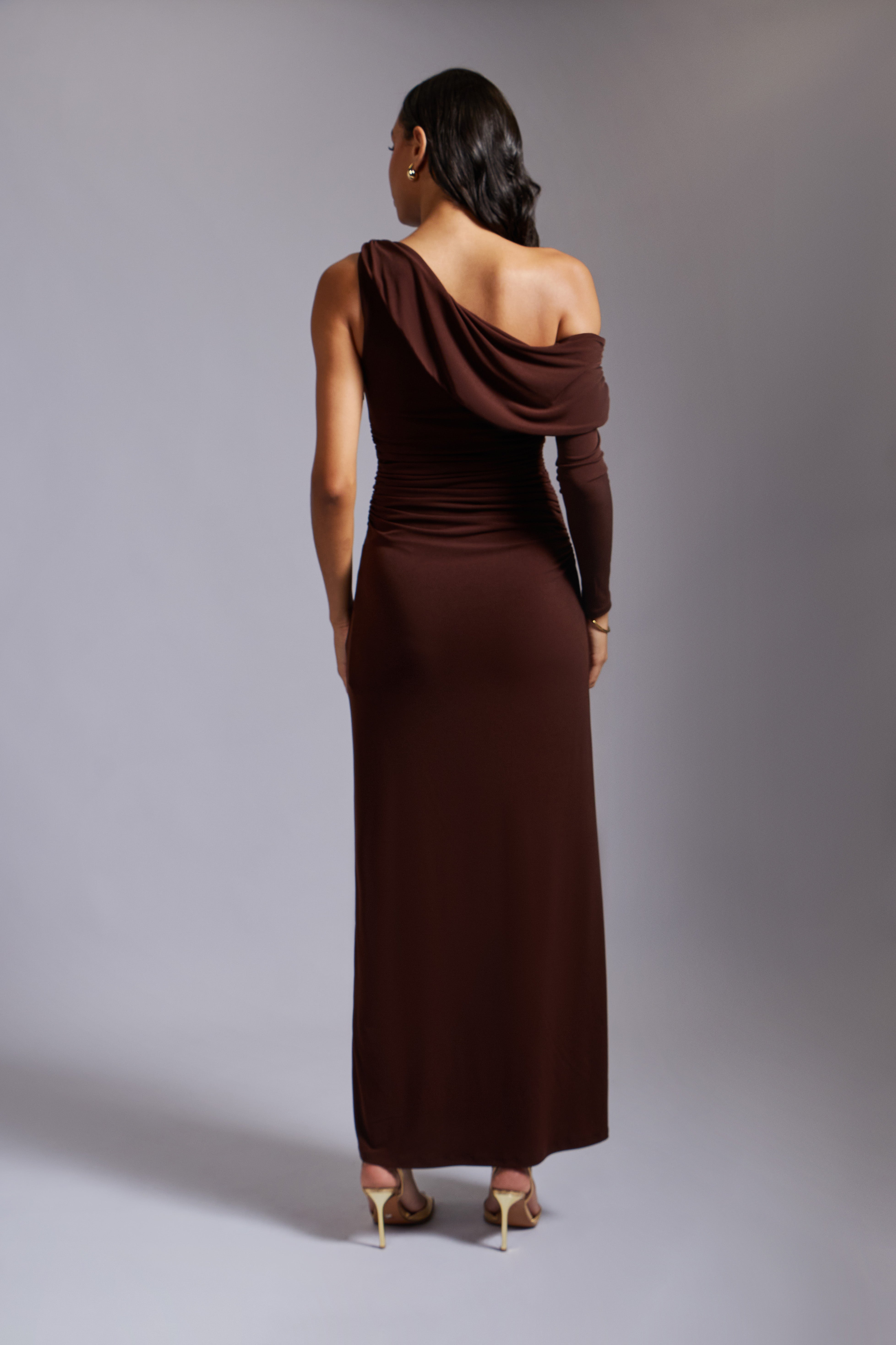 Vestido Asimétrico Broche - Marrón