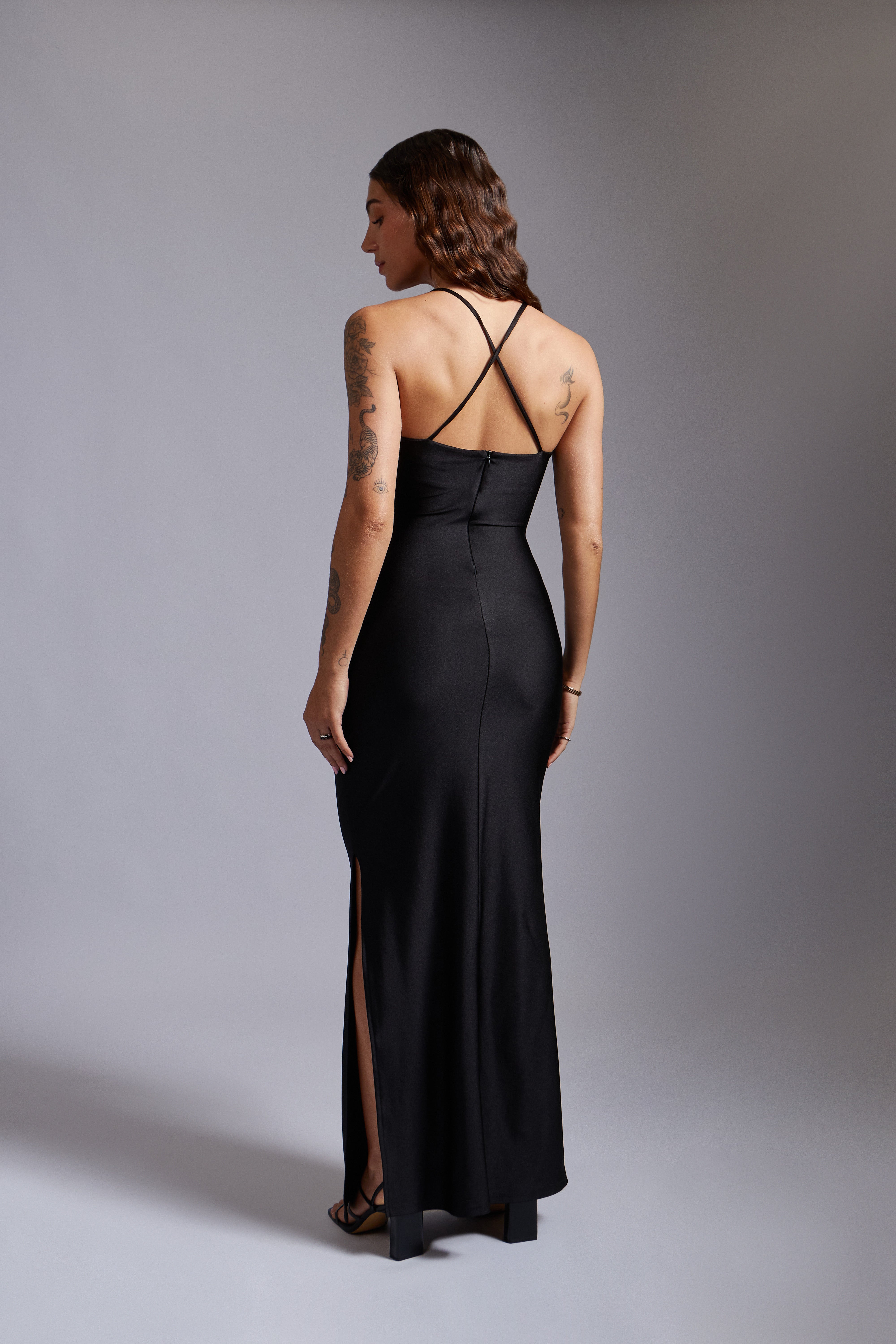 Vestido Cut Out Cruzado - Negro