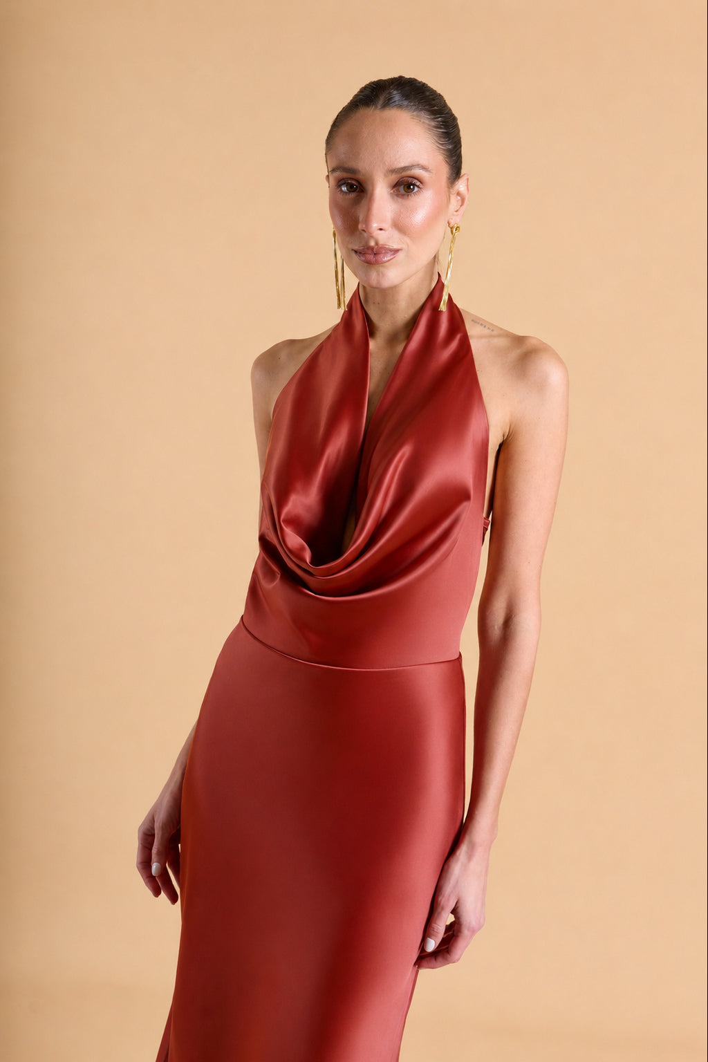 Vestido Halter Satinado - Lacre