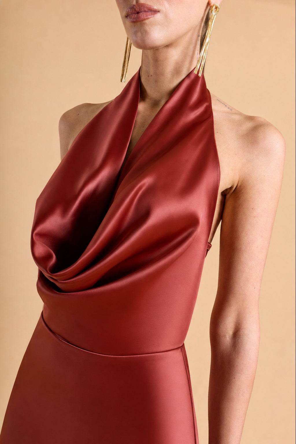 Vestido Halter Satinado - Lacre