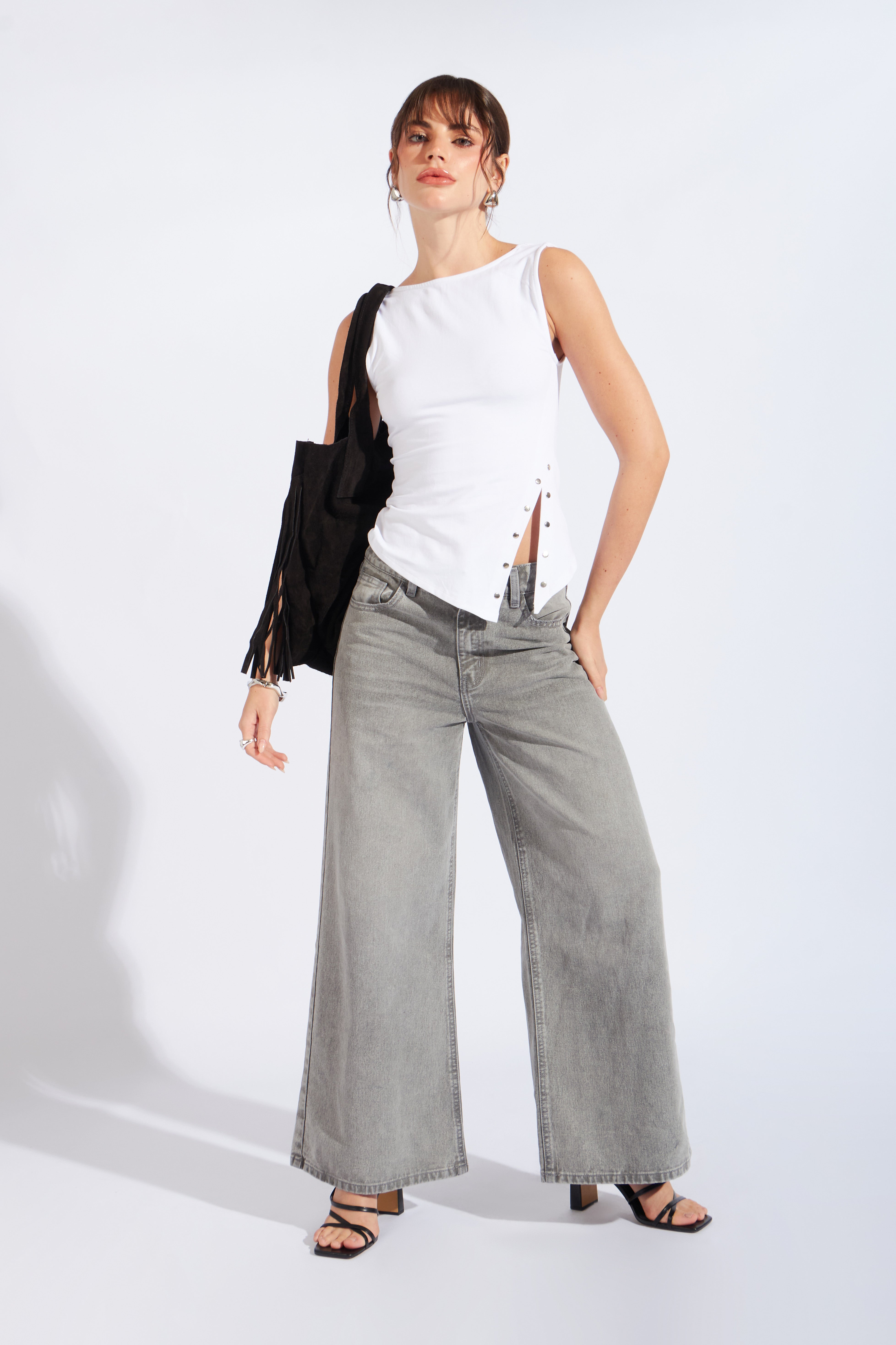 Top Punta Asimétrico Broche - Blanco