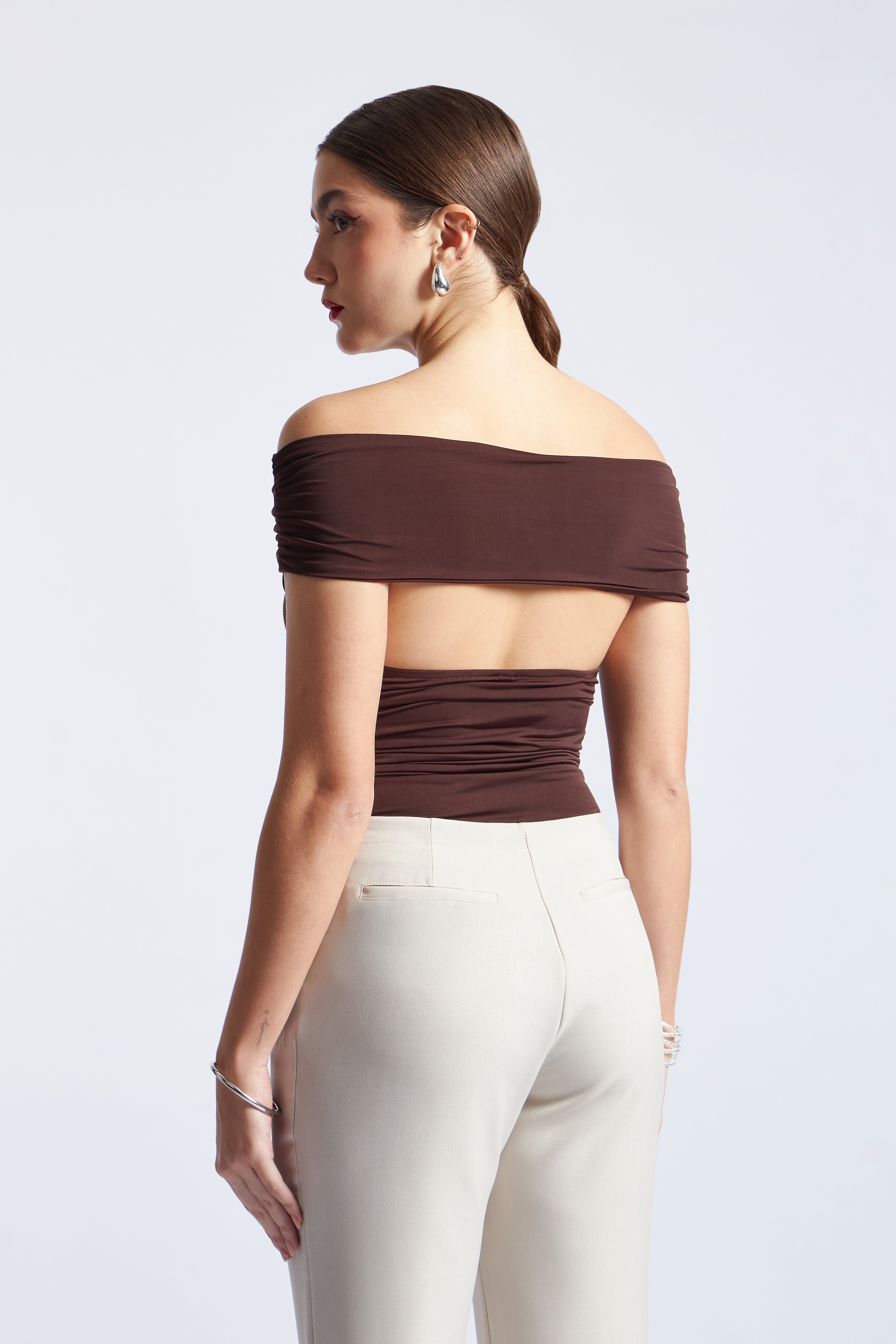 Body Off Shoulder Drapeado con Adorno - Marrón