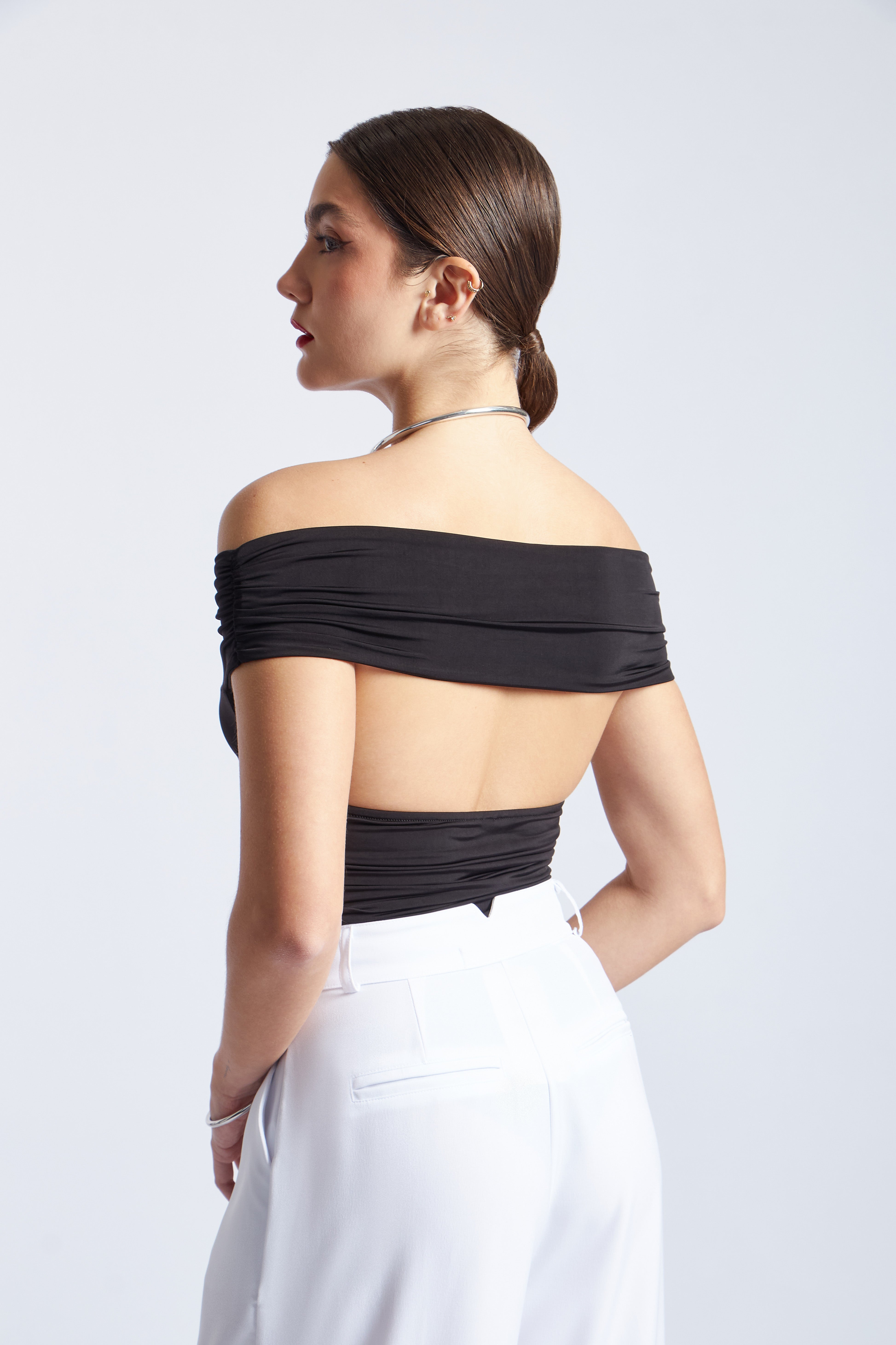 Body Off Shoulder Drapeado con Adorno - Negro