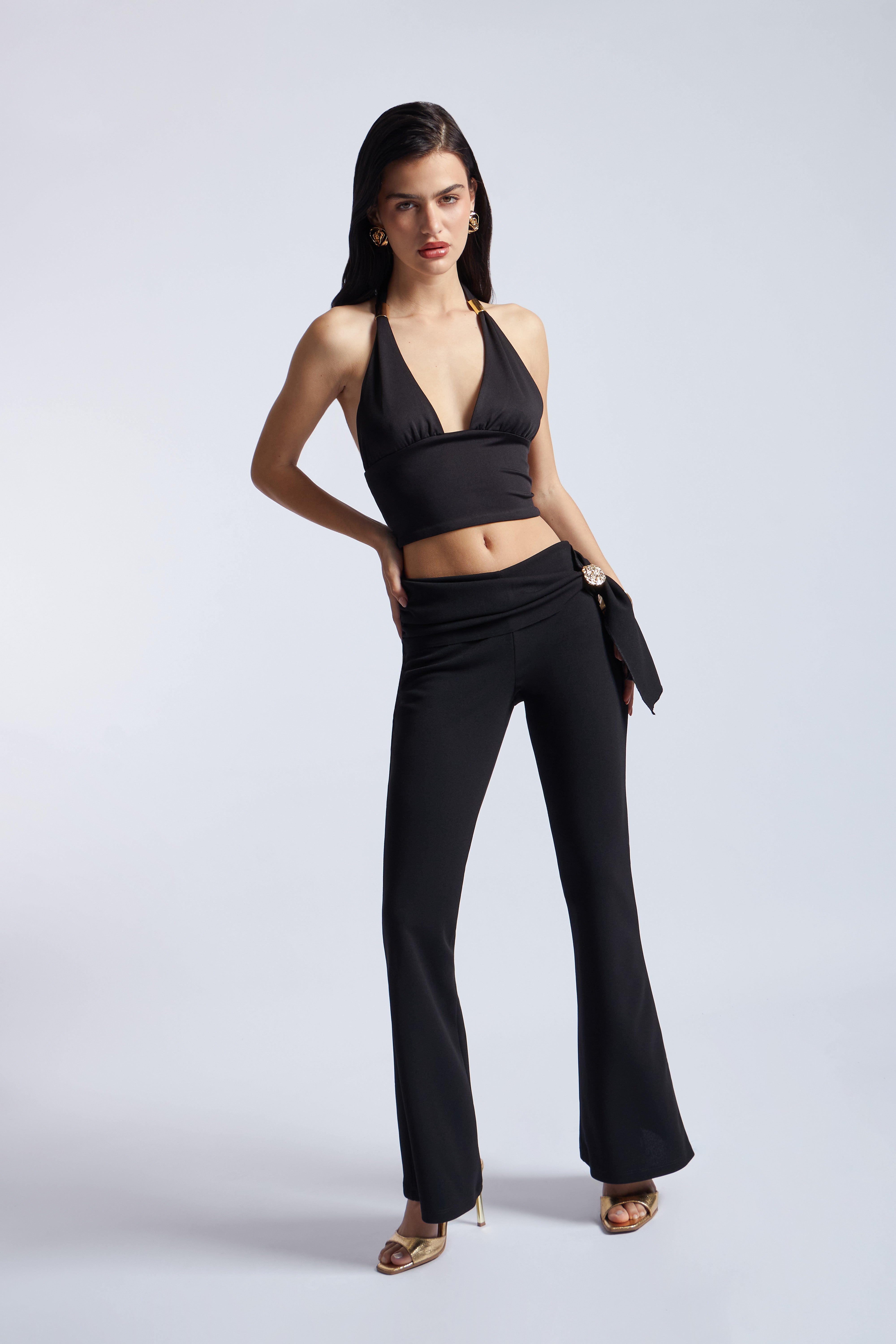 Top Halter con Adorno - Negro