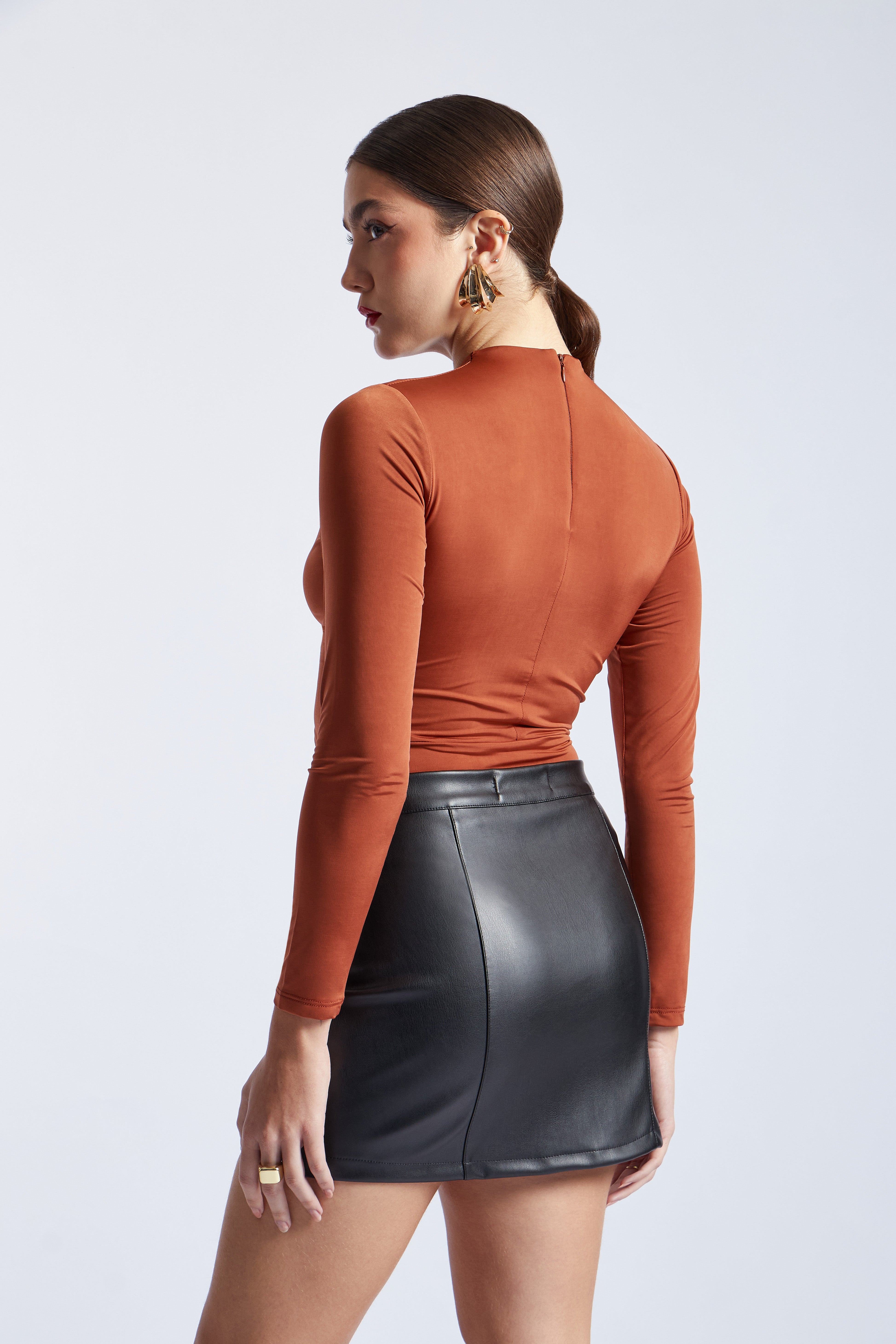 Body Cut Out con Broche - Lacre