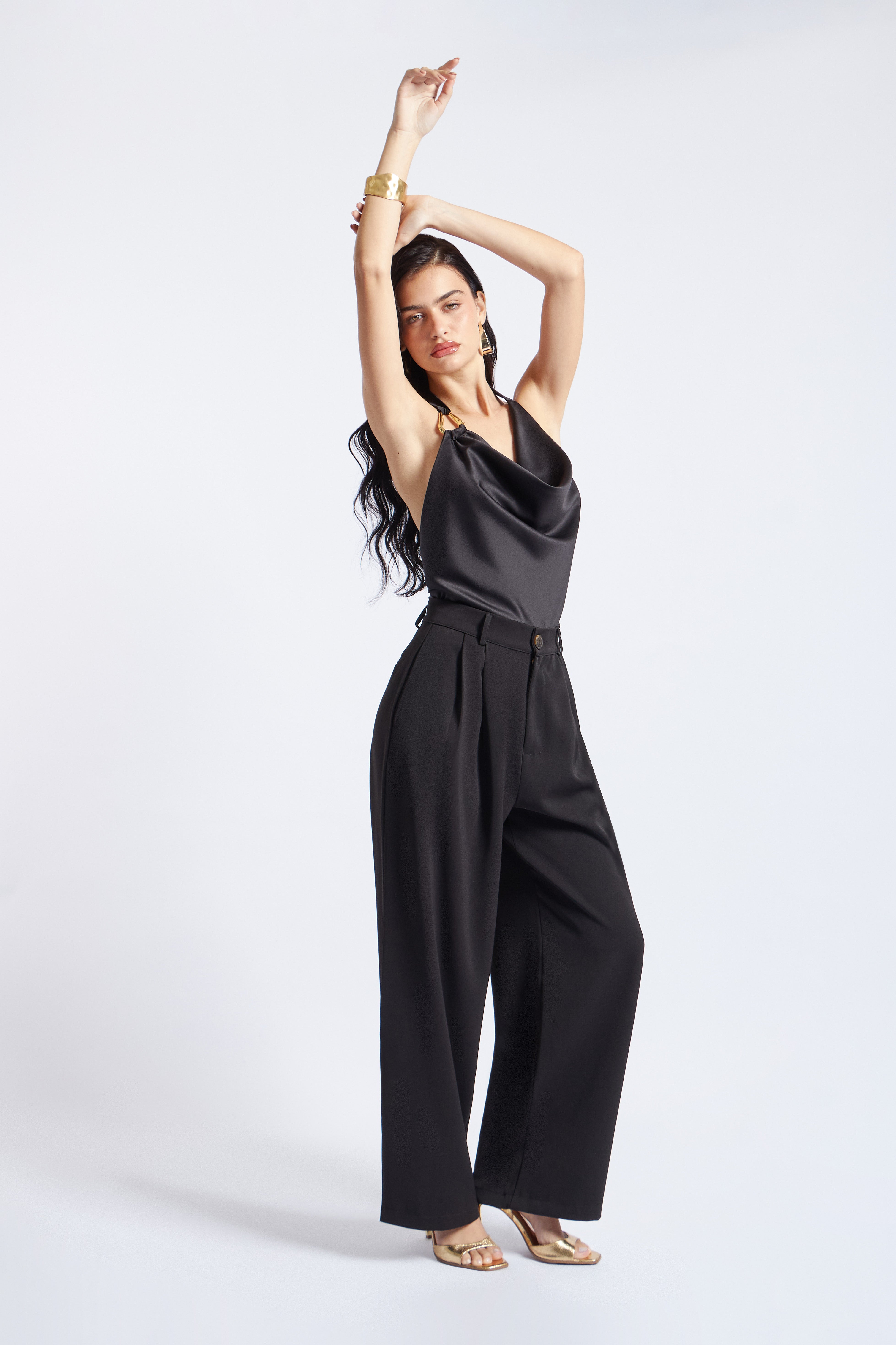 Top Halter Drapeado con Broche - Negro
