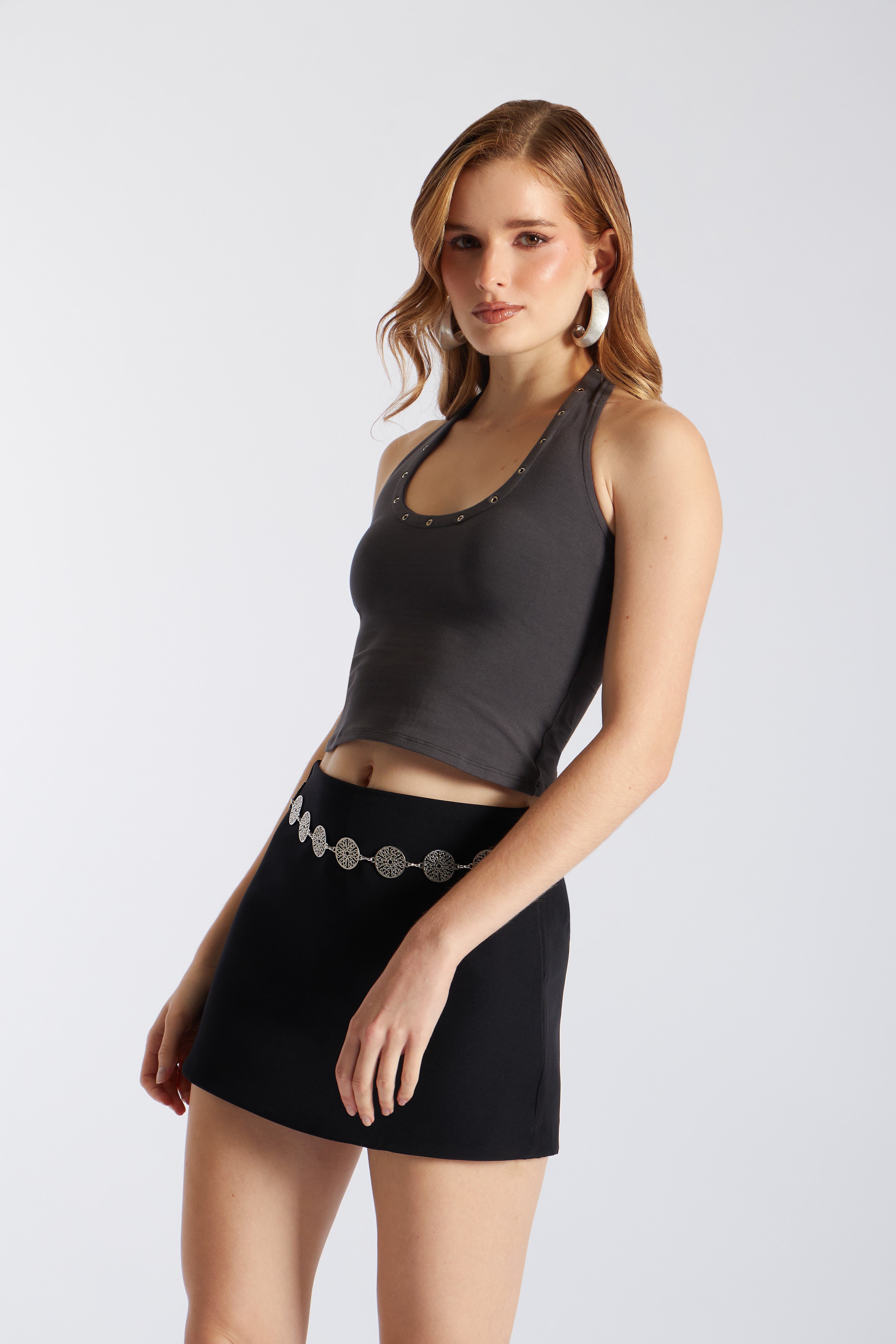 Top Punto Halter con Apliques - Charcoal