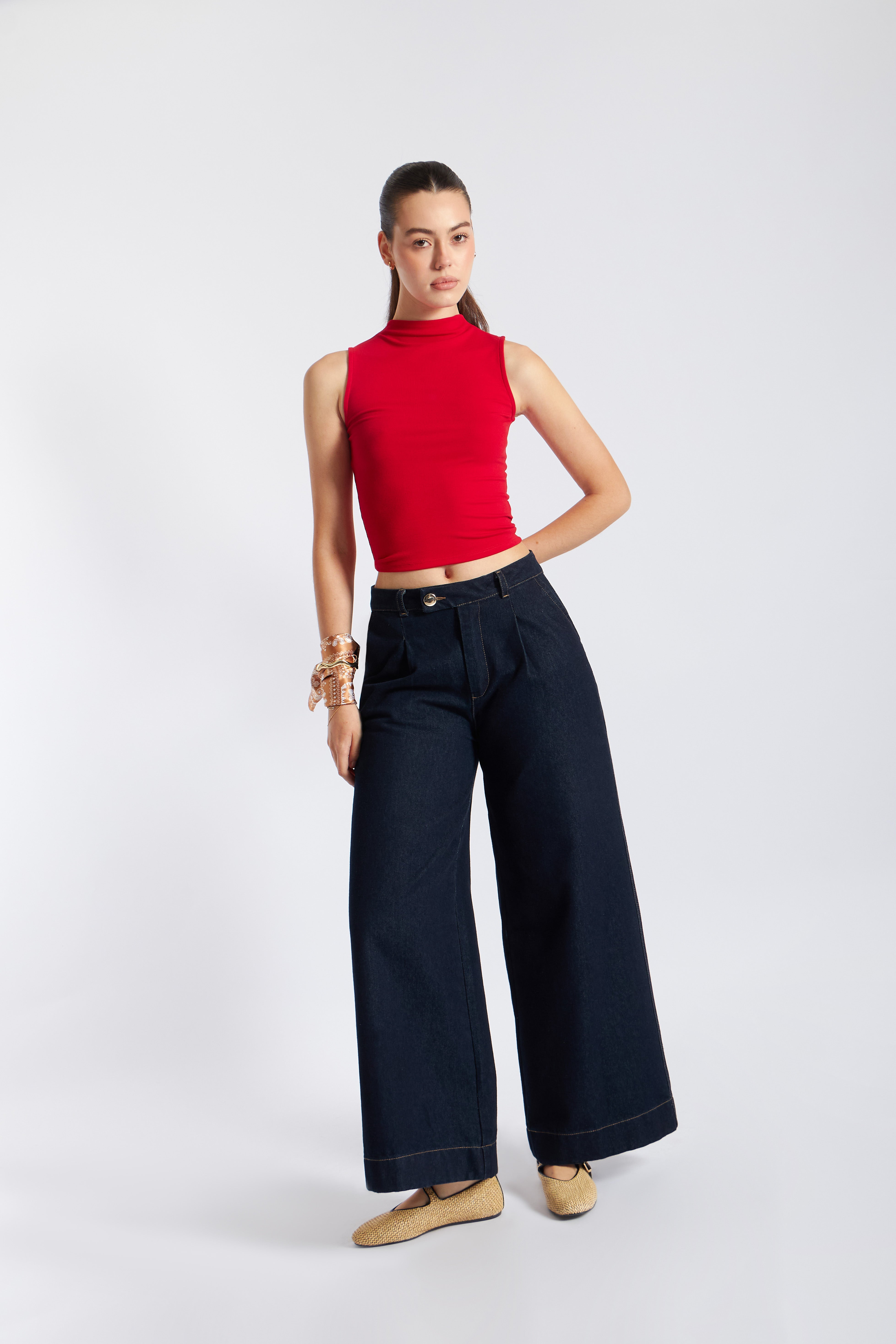 Top Minimal Cuello Alto - Rojo