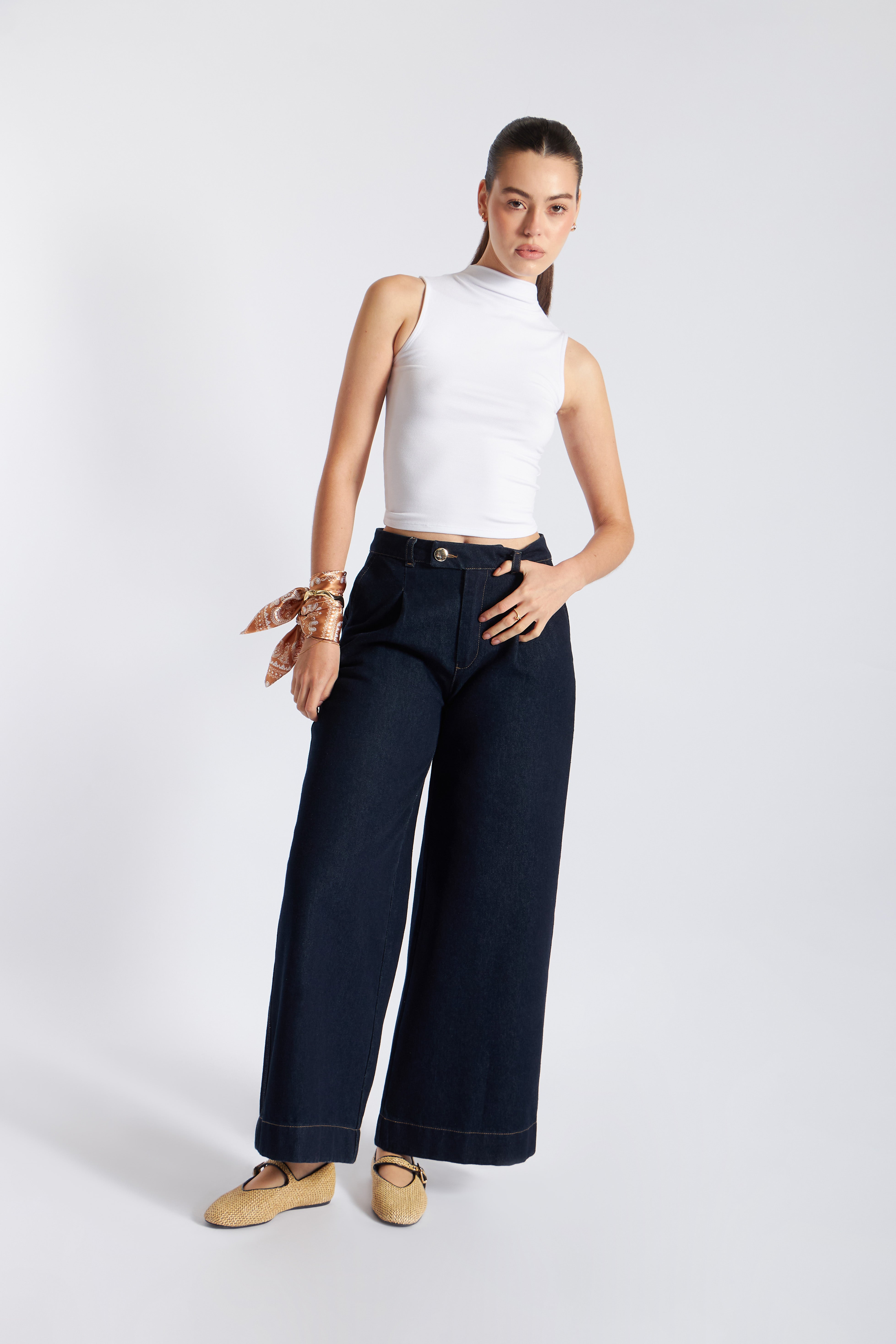 Top Minimal Cuello Alto - Blanco