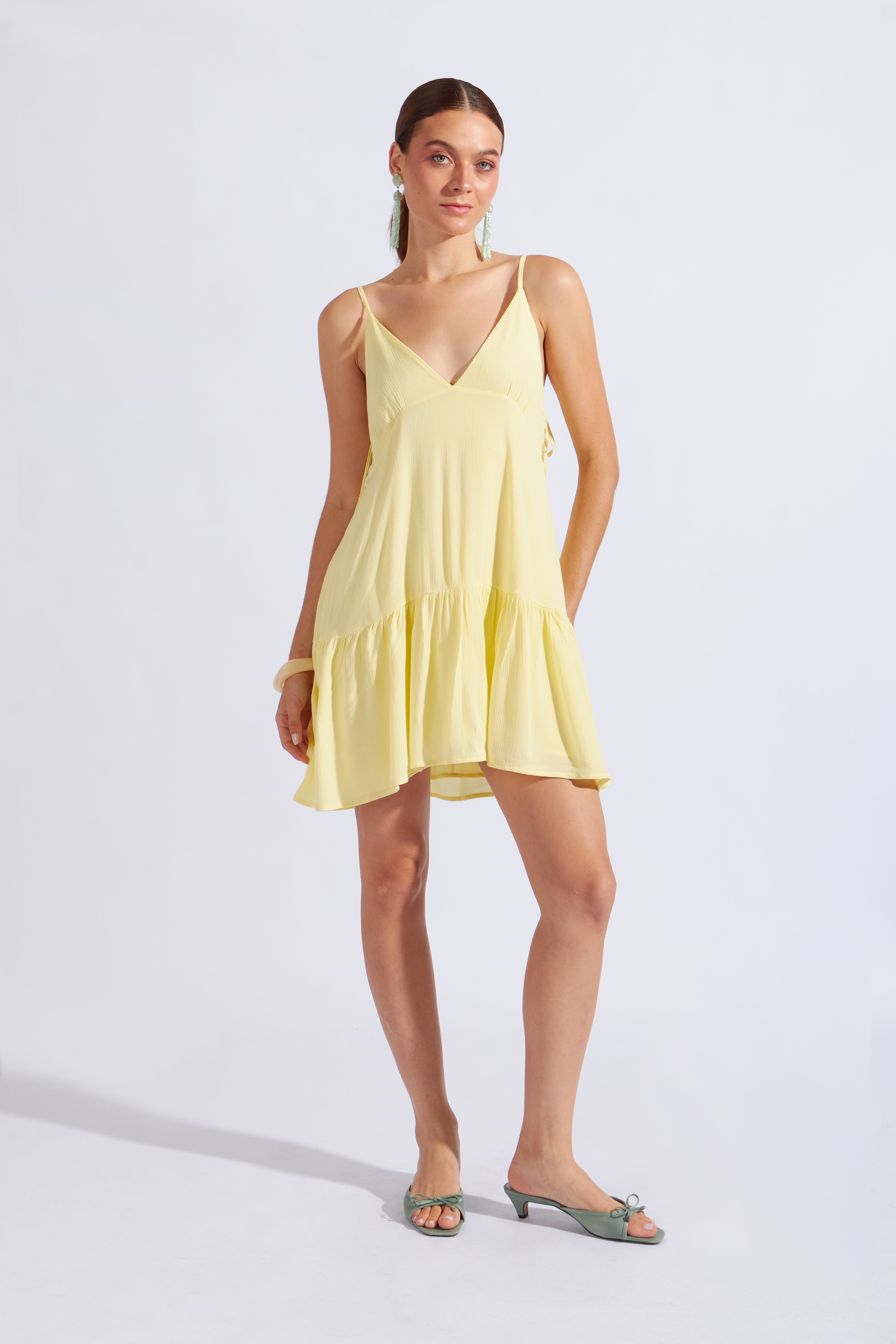 Vestido Corto Fluido - Amarillo