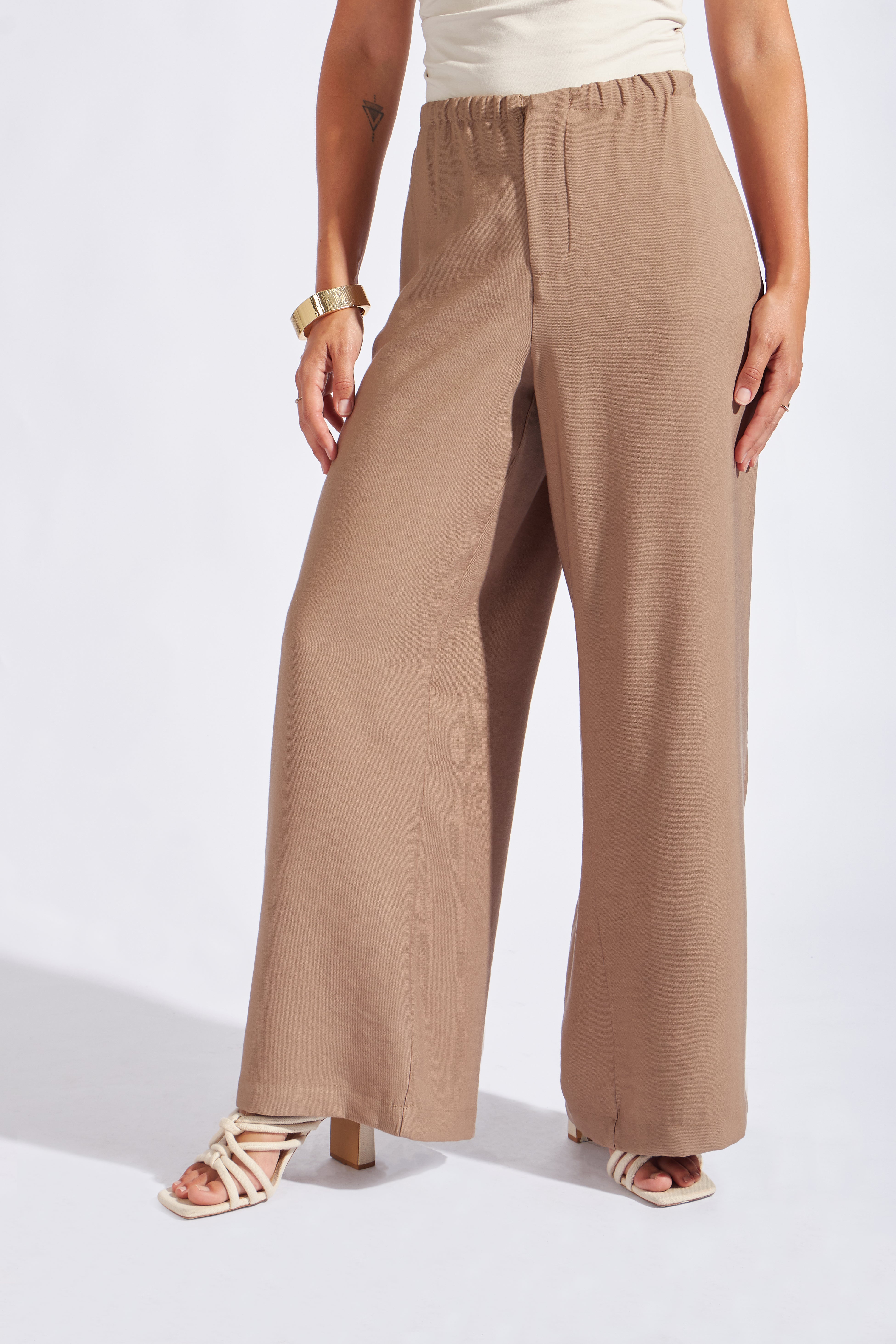 Pantalón Recto Pliegues - Kakhi