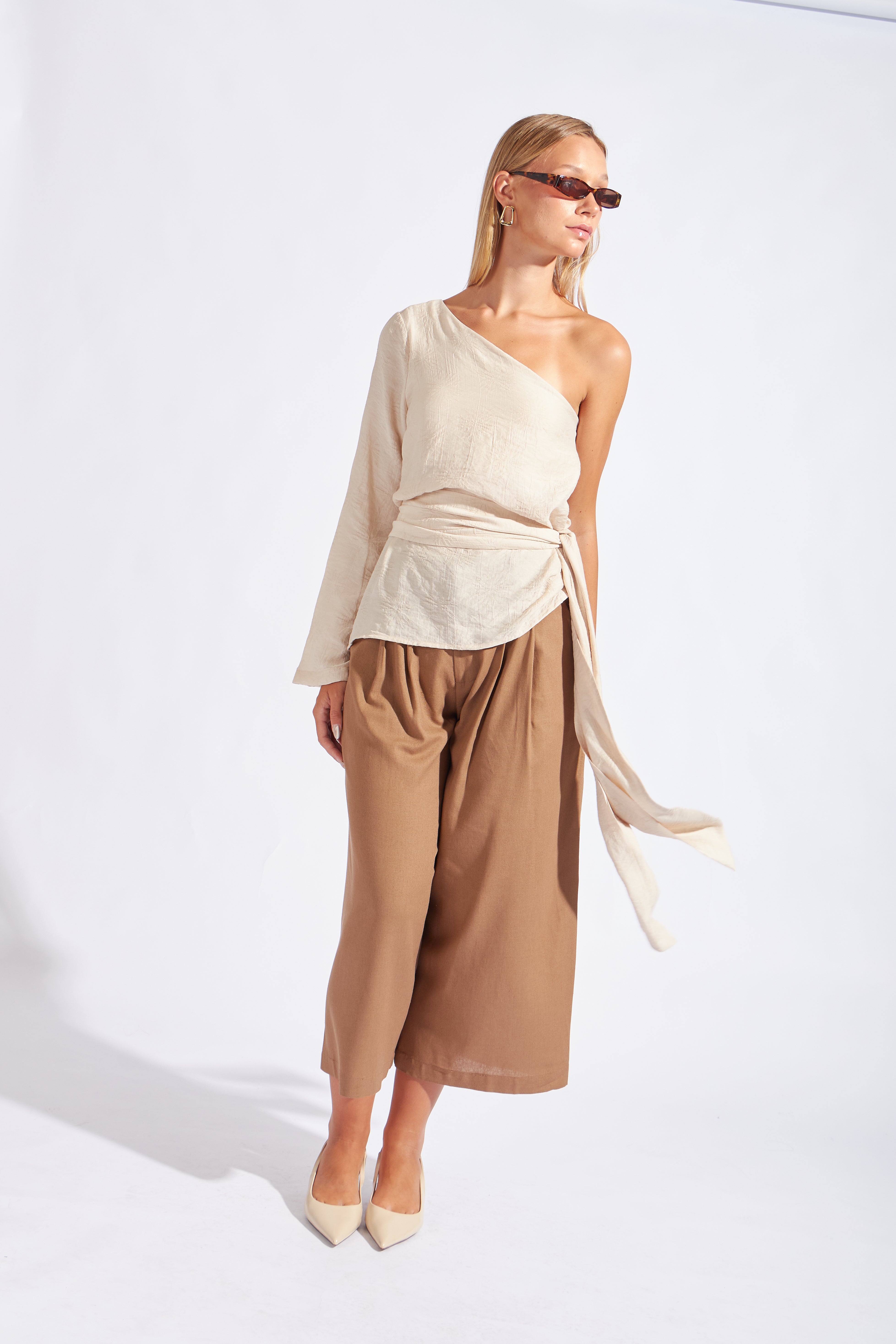 Blusa Asimétrica con Cinturón - Sand