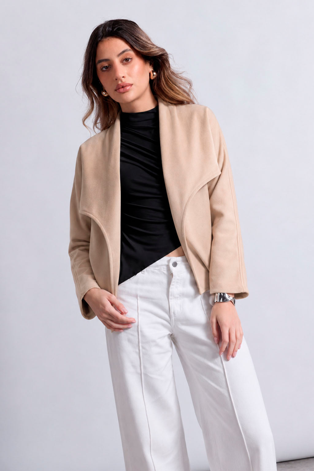 Chaqueta Cropped Solapa Amplia - Beige