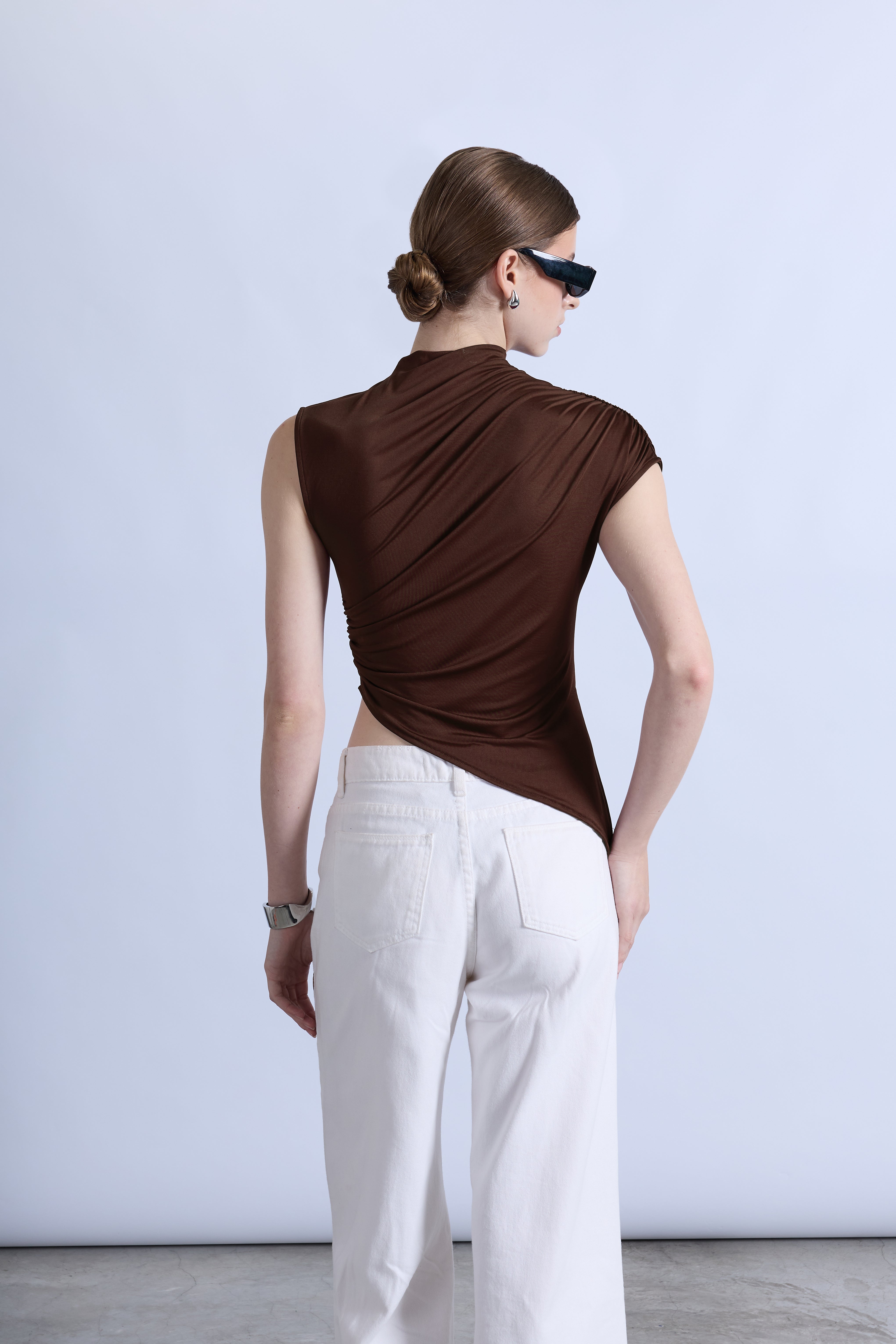 Top Drapeado Cuello Mock - Marrón