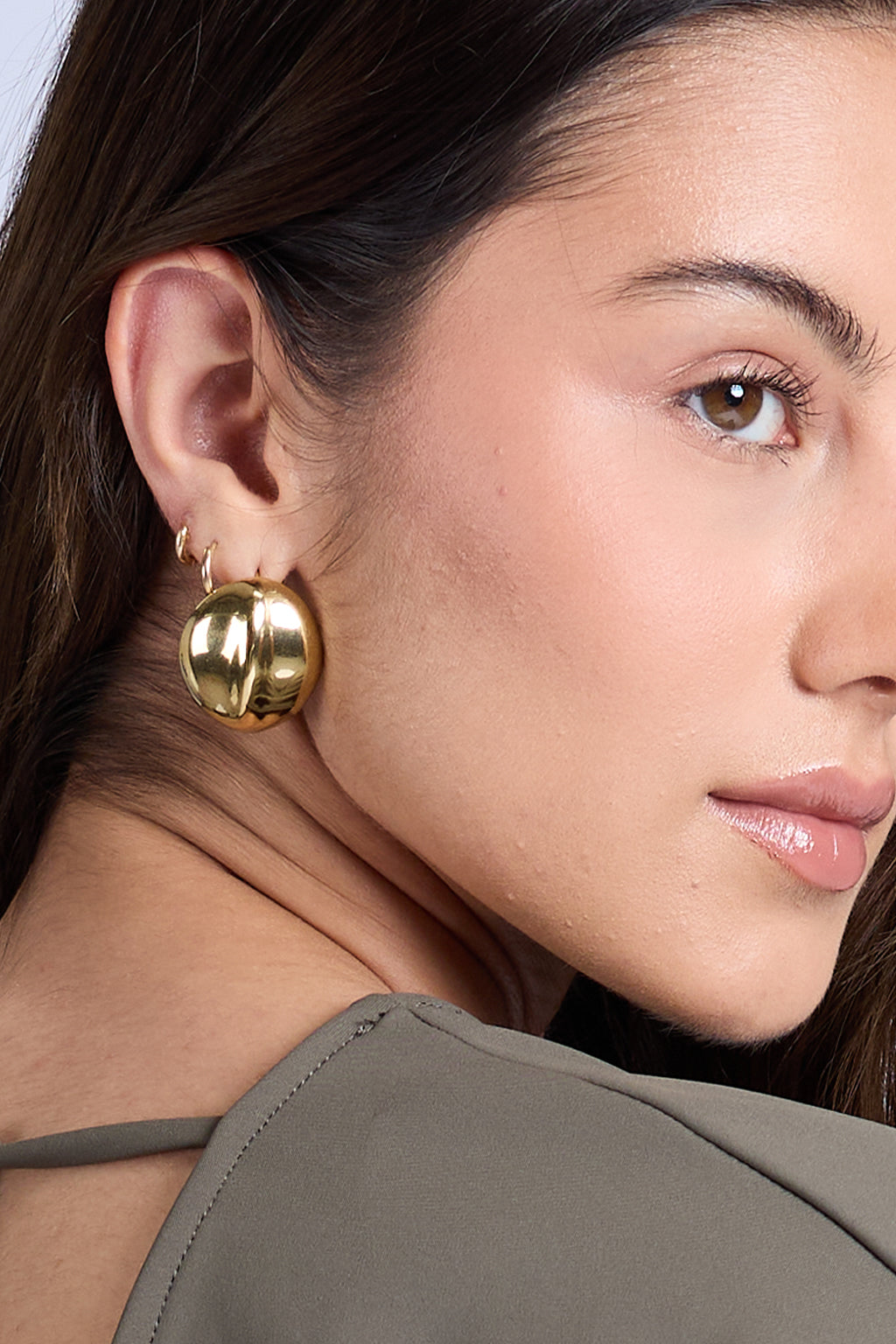 Aretes Maxi Óvalo - foto en modelo 2