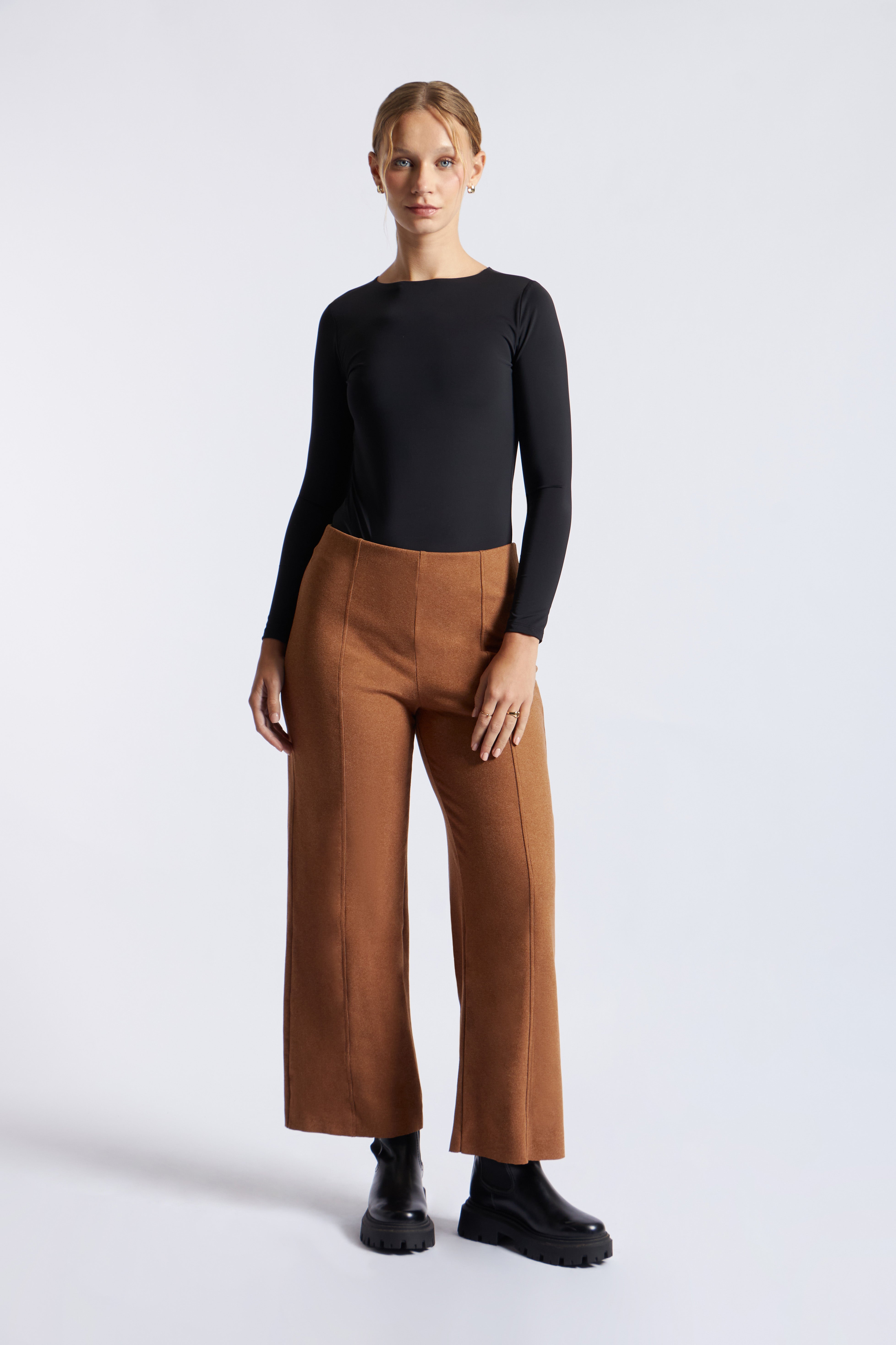 Body Cuello Cerrado - Negro