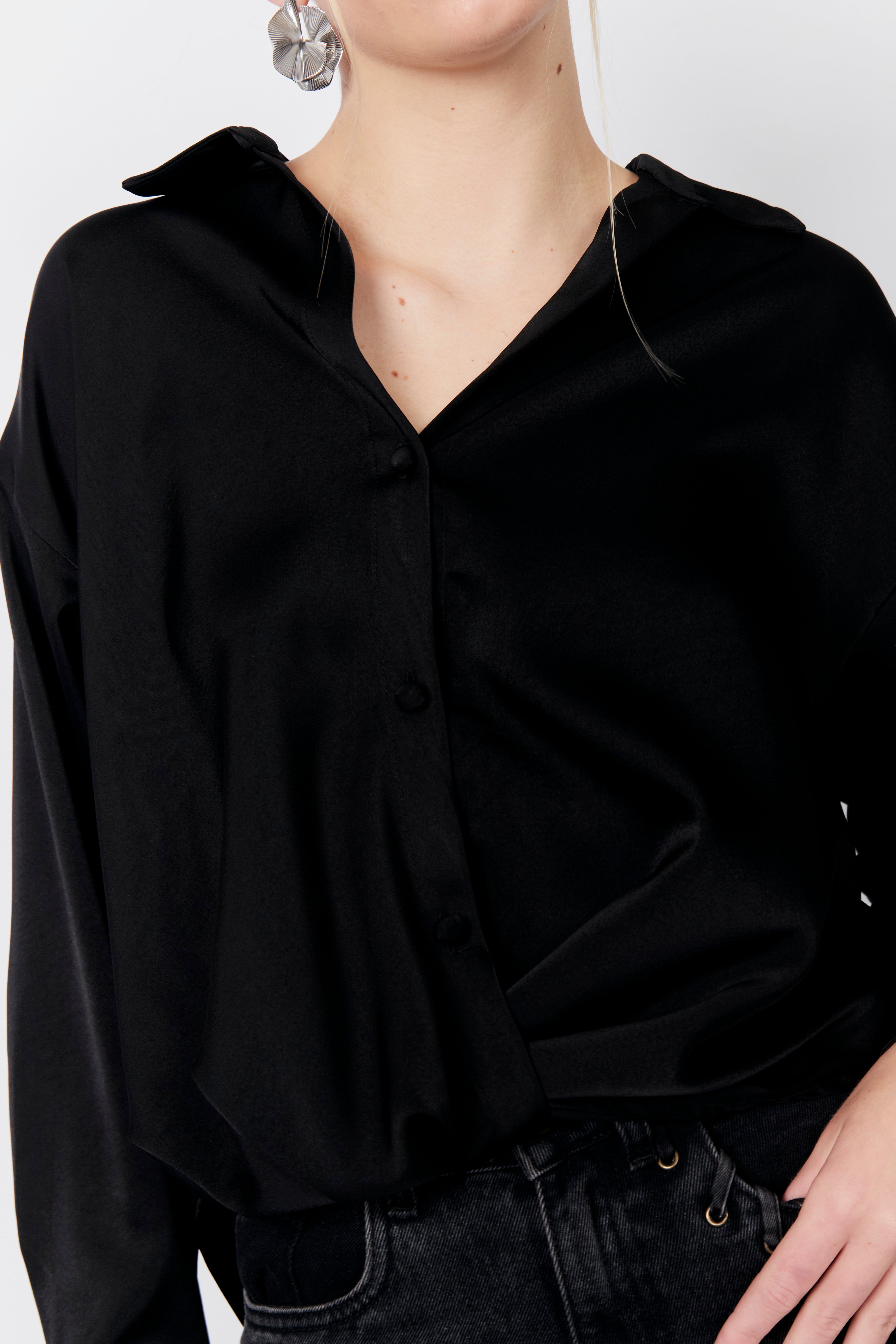 Blusa Detalle Nudo - Negro