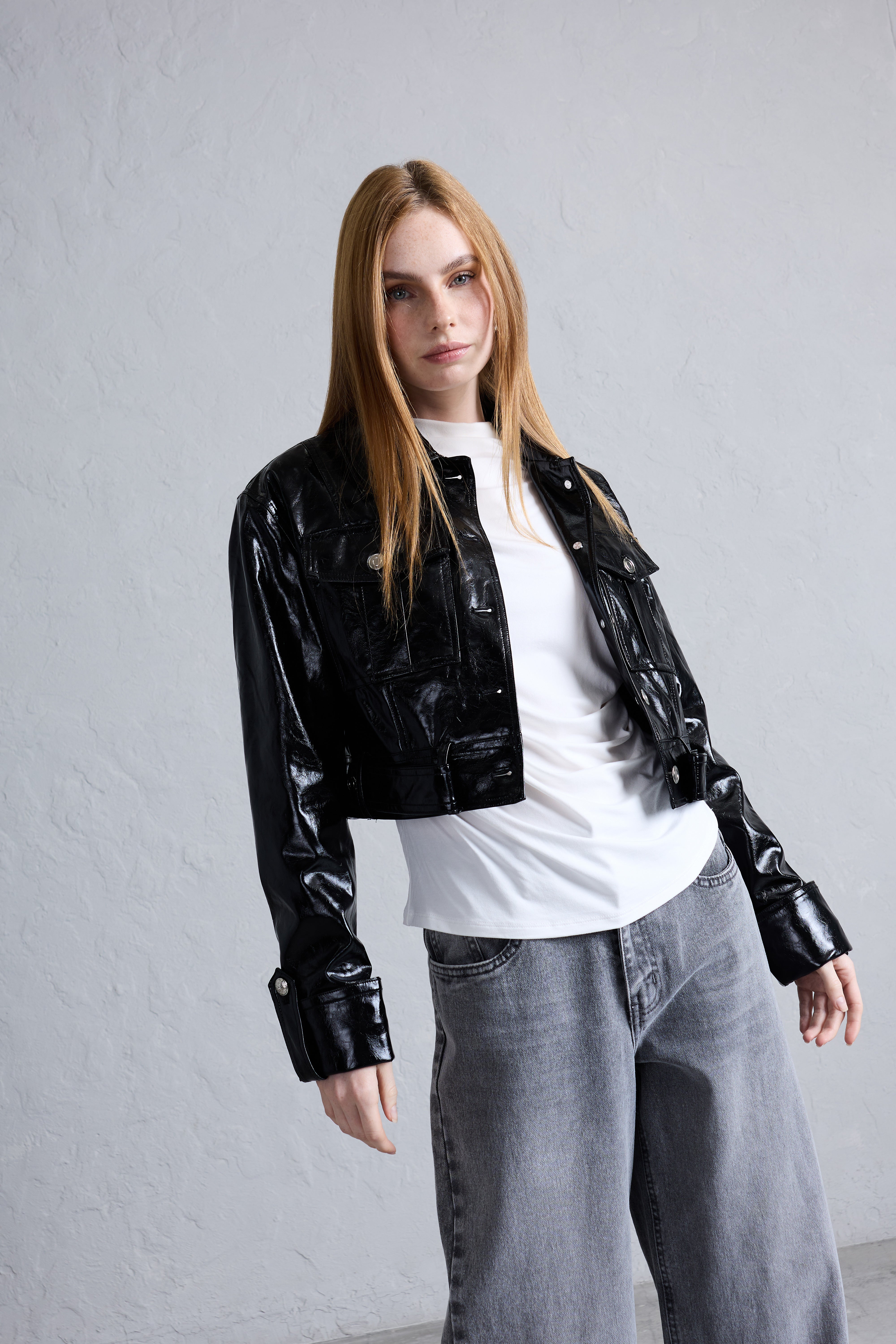Casaca Leather Crop - Negro