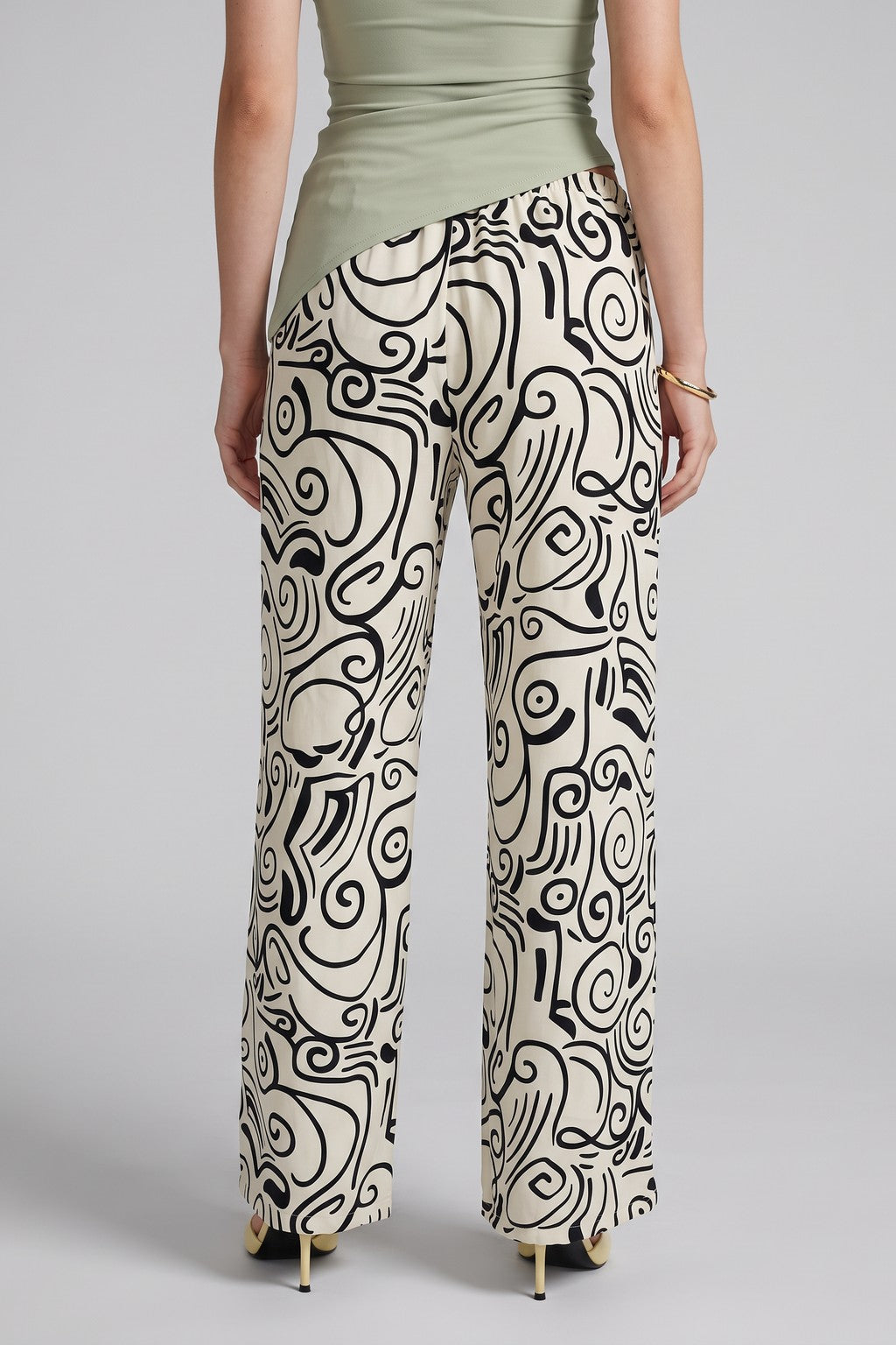 Pantalón Bali Crema - foto en modelo 2