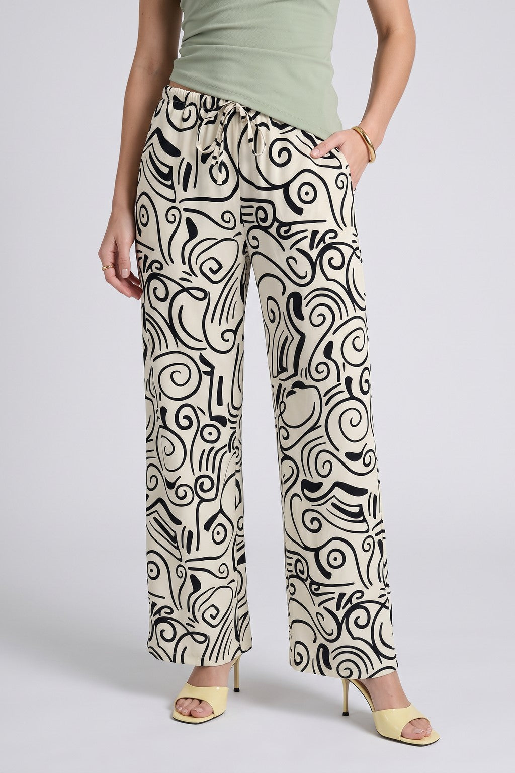 Pantalón Bali Crema - foto en modelo 4