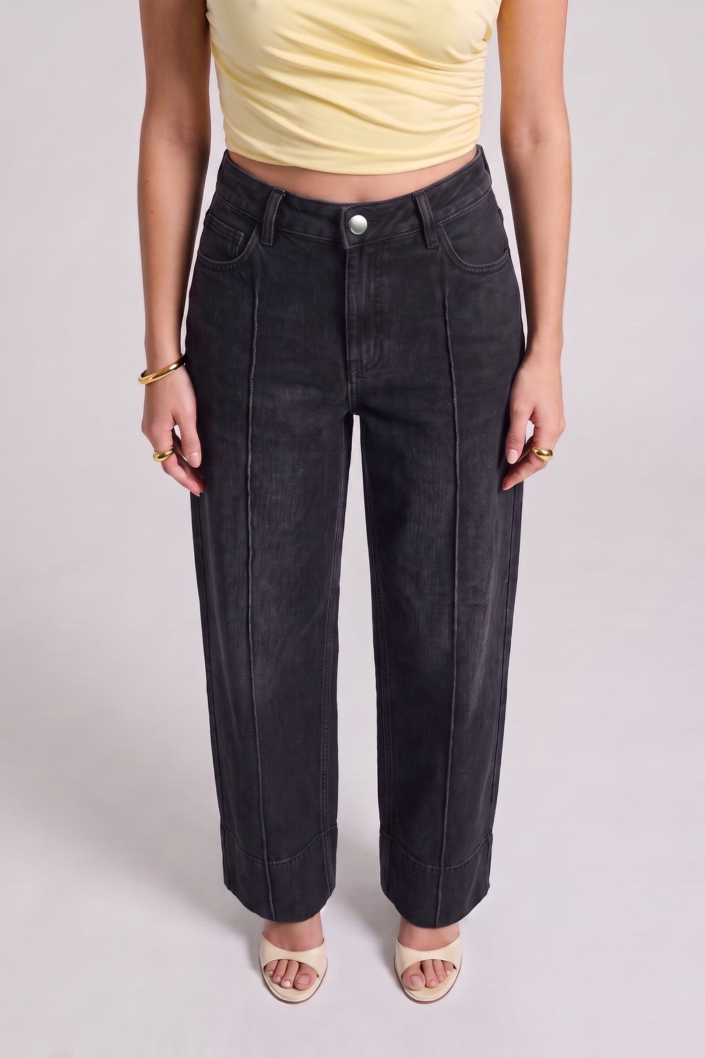 Pantalón Denim Wide Leg Negro - foto en modelo 3
