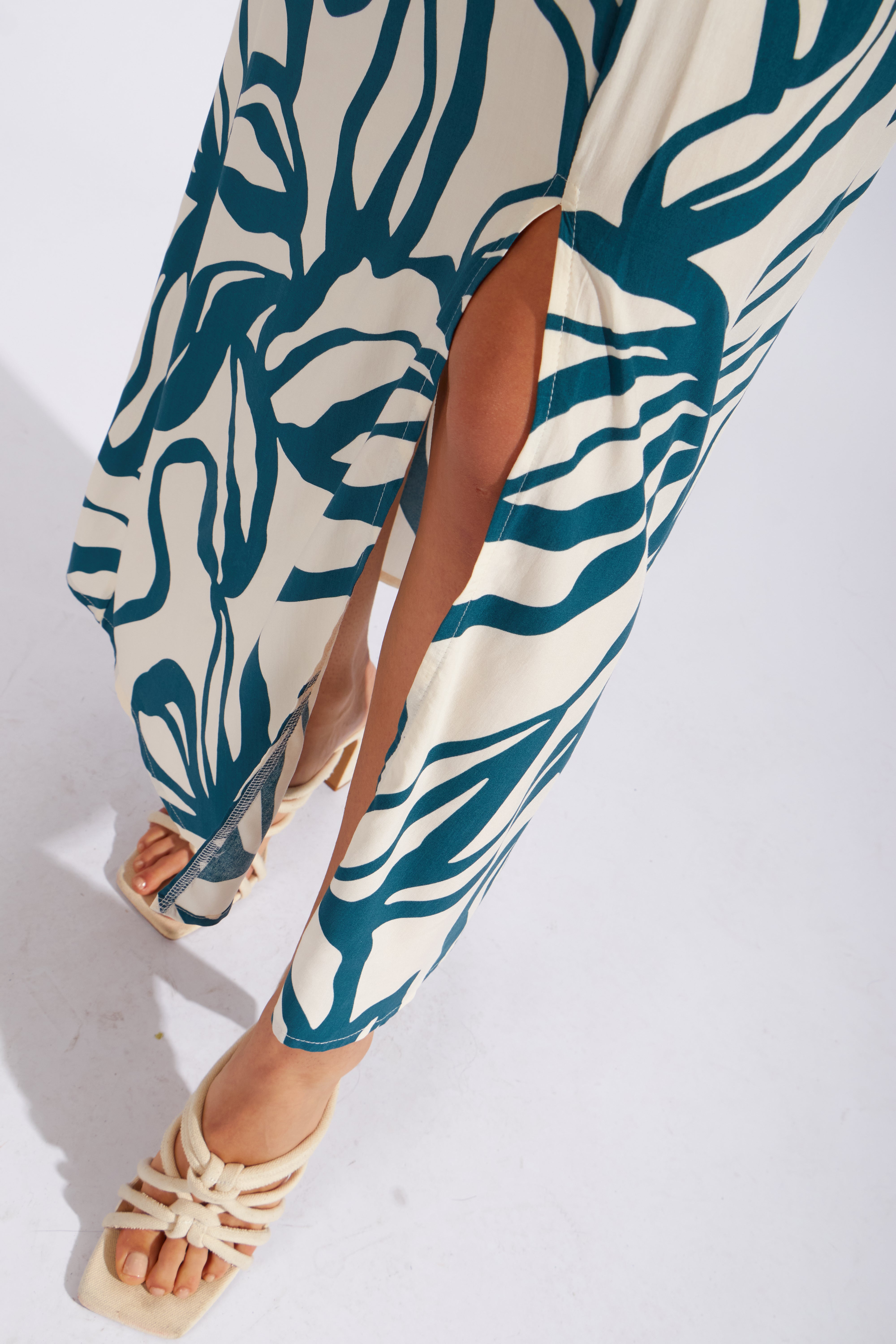 Vestido Halter Abertura - Cobalto