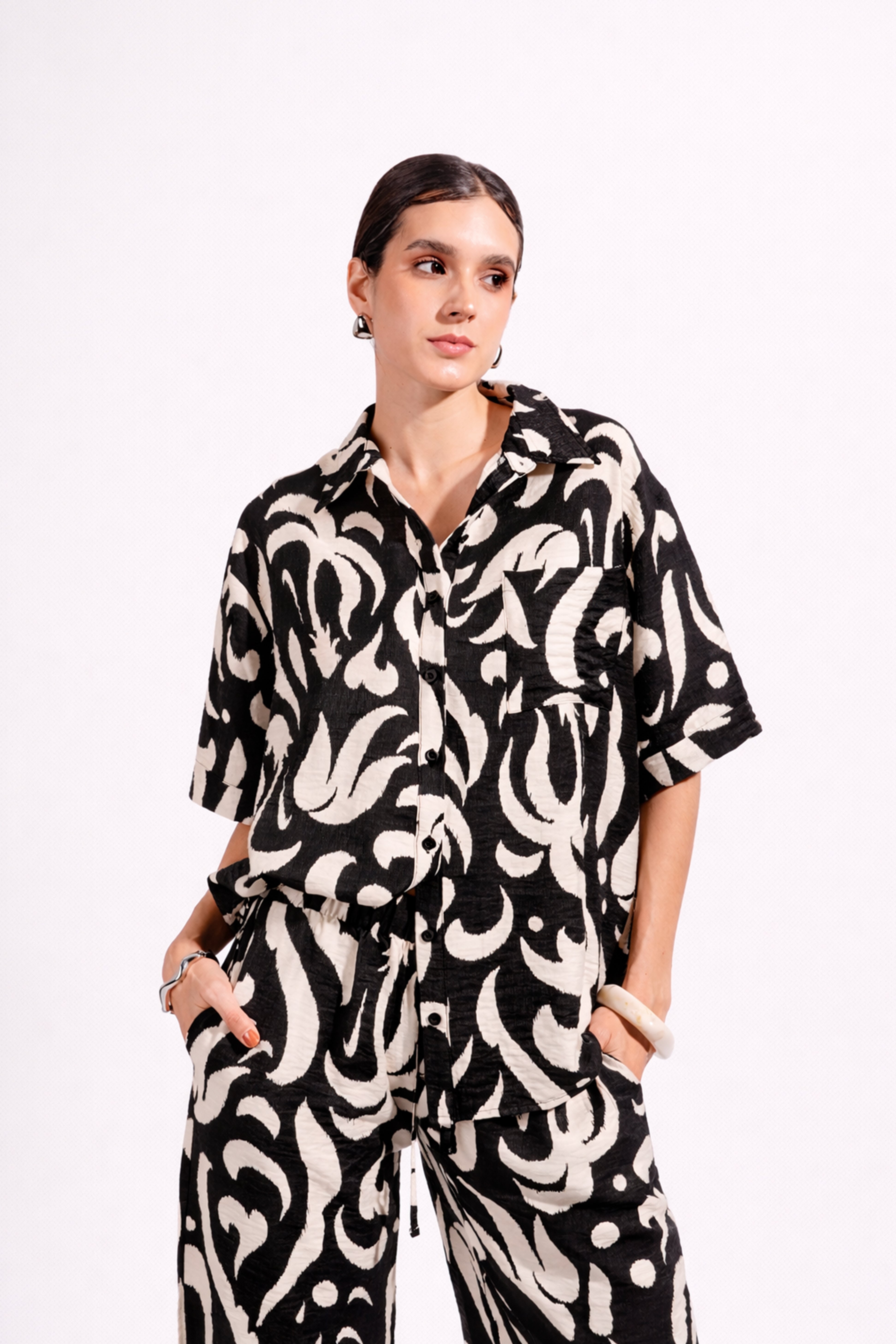 Blusa Manga Corta Estampada - Negro