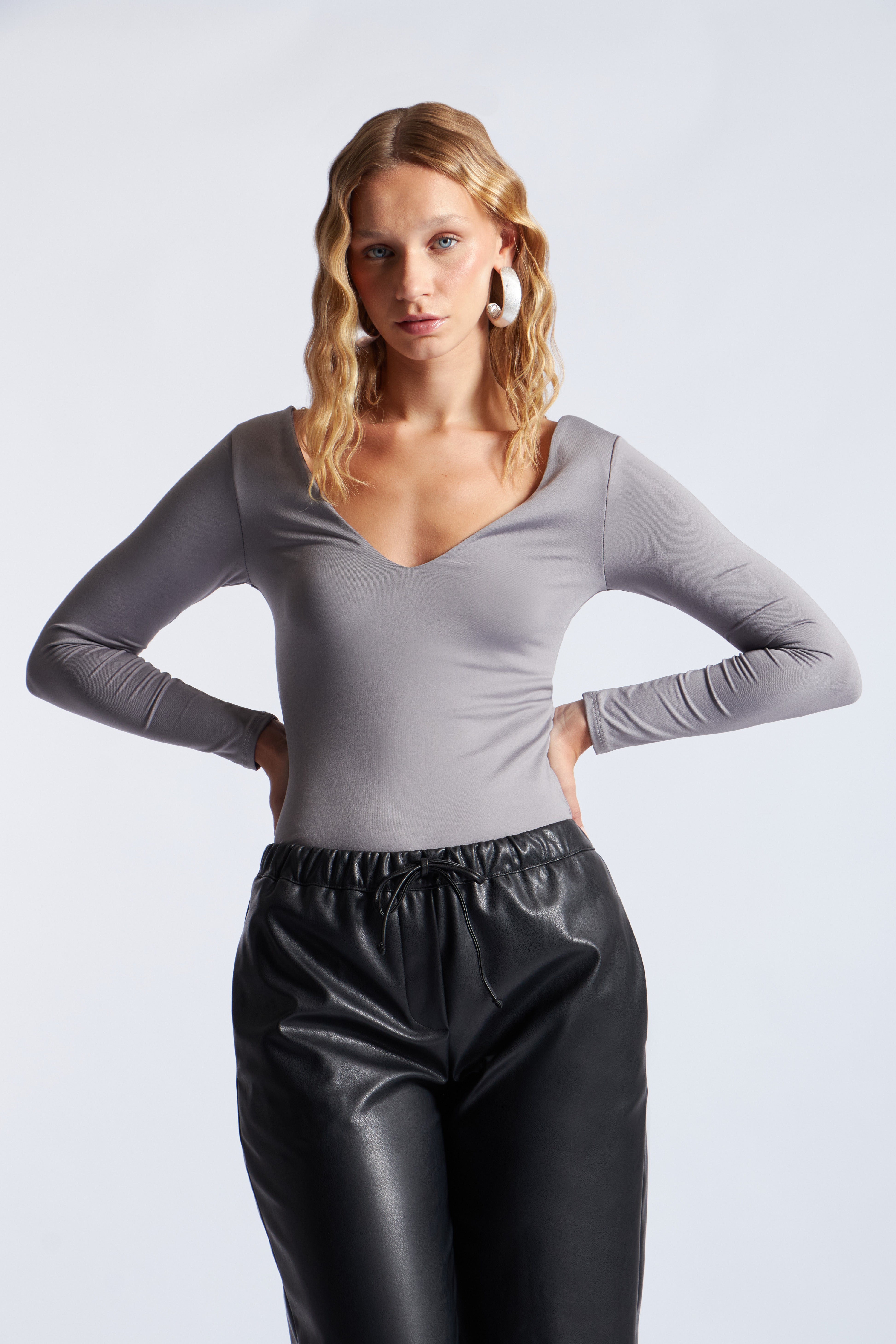 Body Escote V - Gris