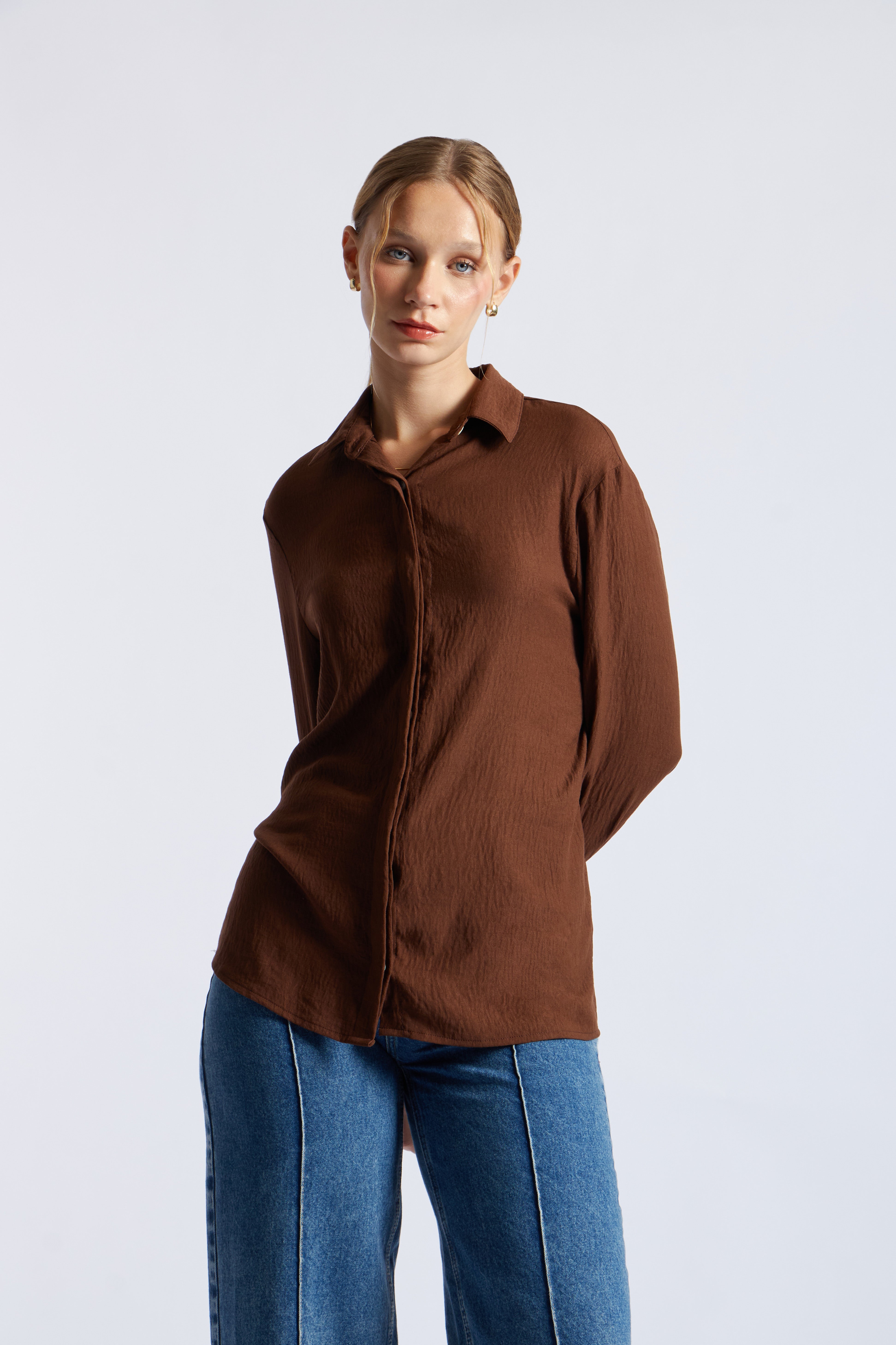 Camisa Fluida Básica - Marrón