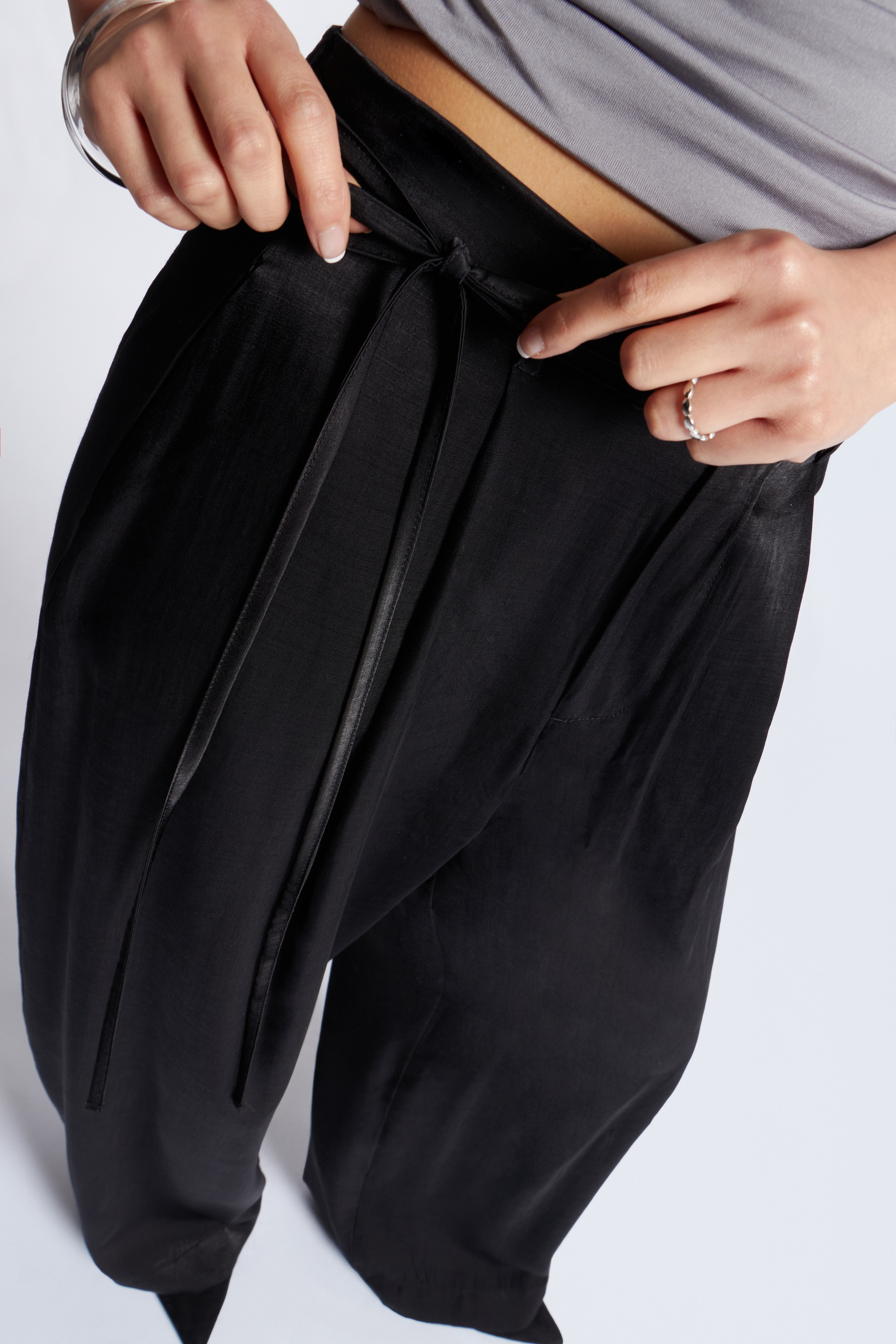Pantalón Satín Fluido - Negro