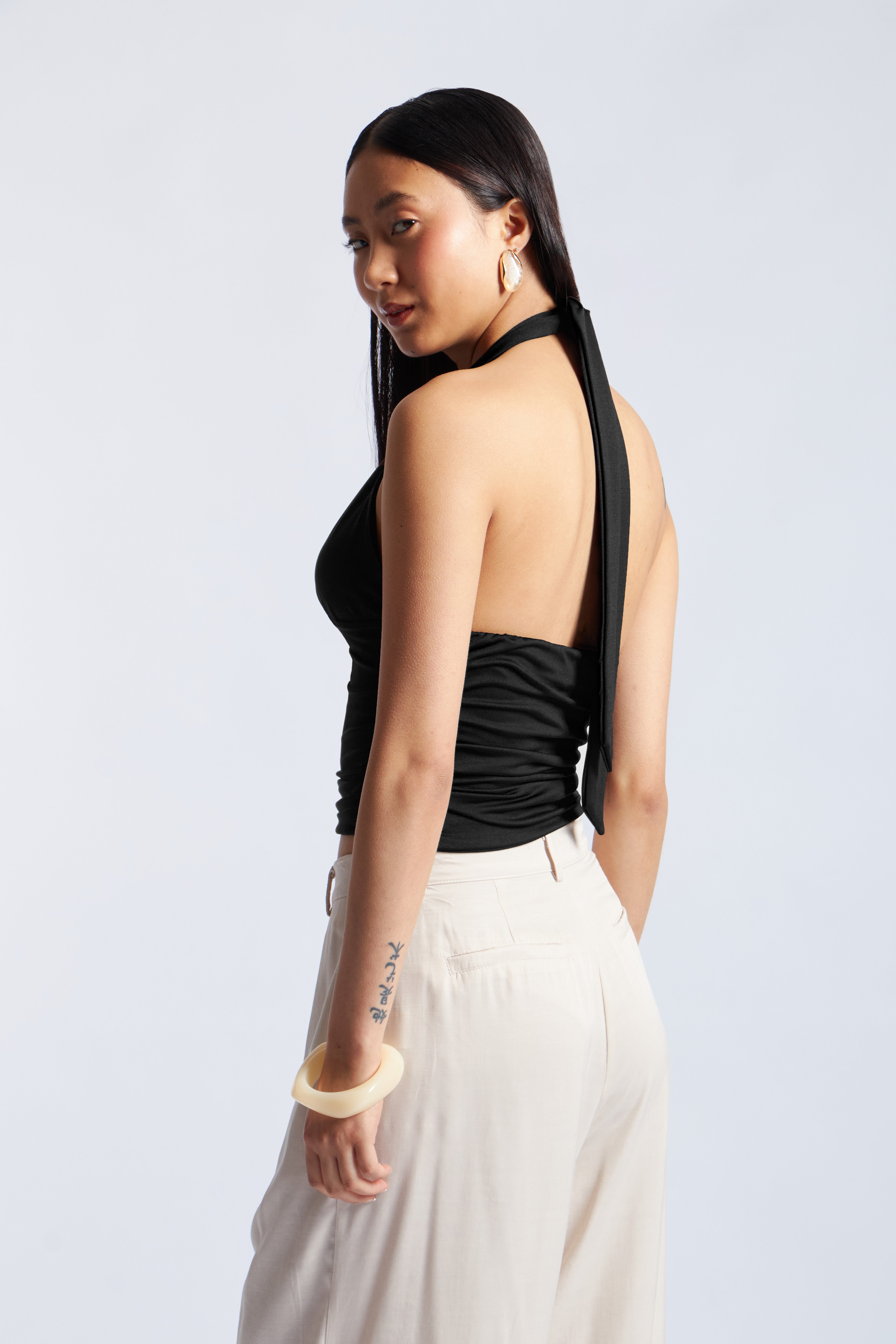 Top Tirantes Halter - Negro