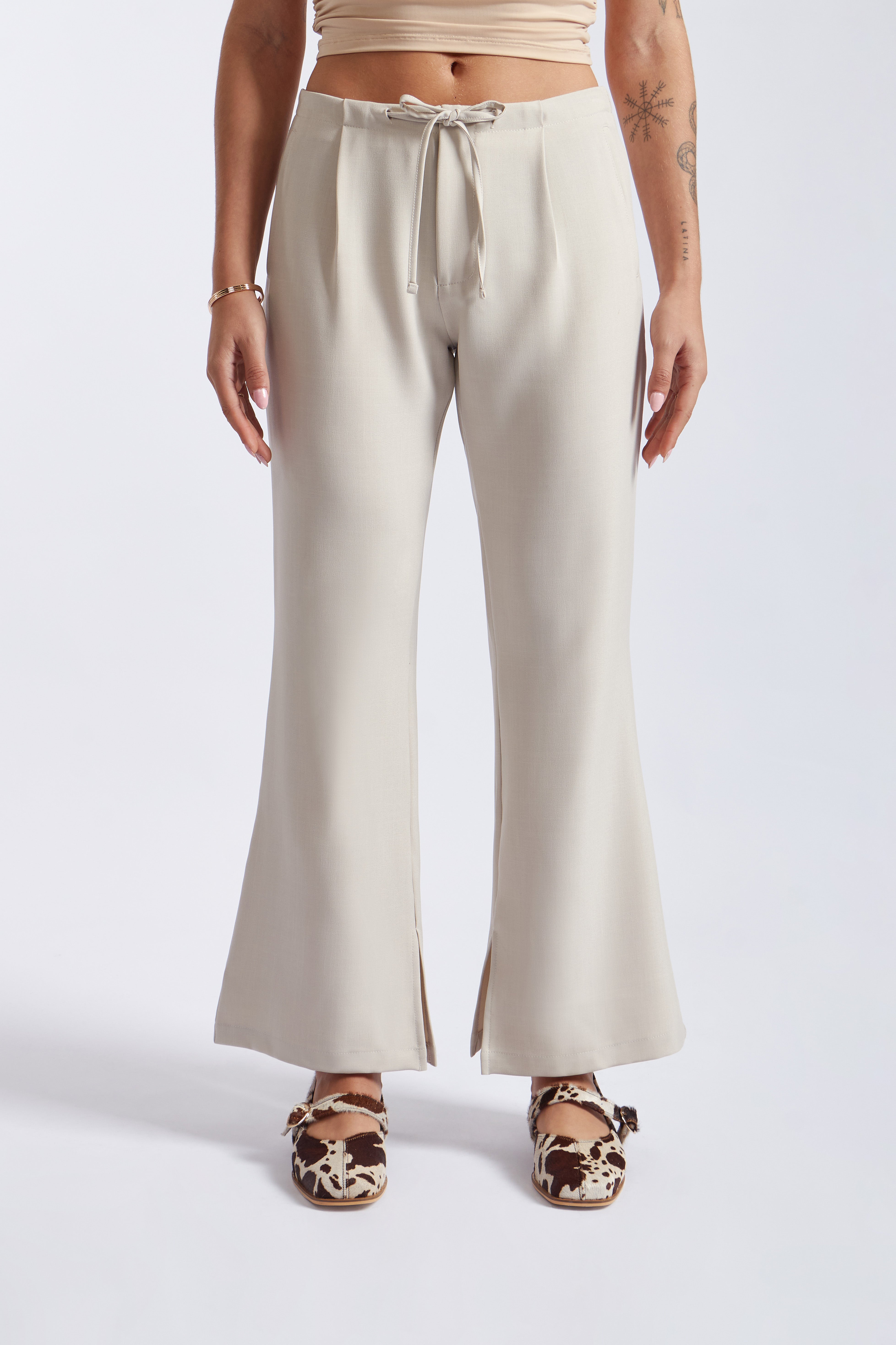 Pantalón Flare Abertura - Arena