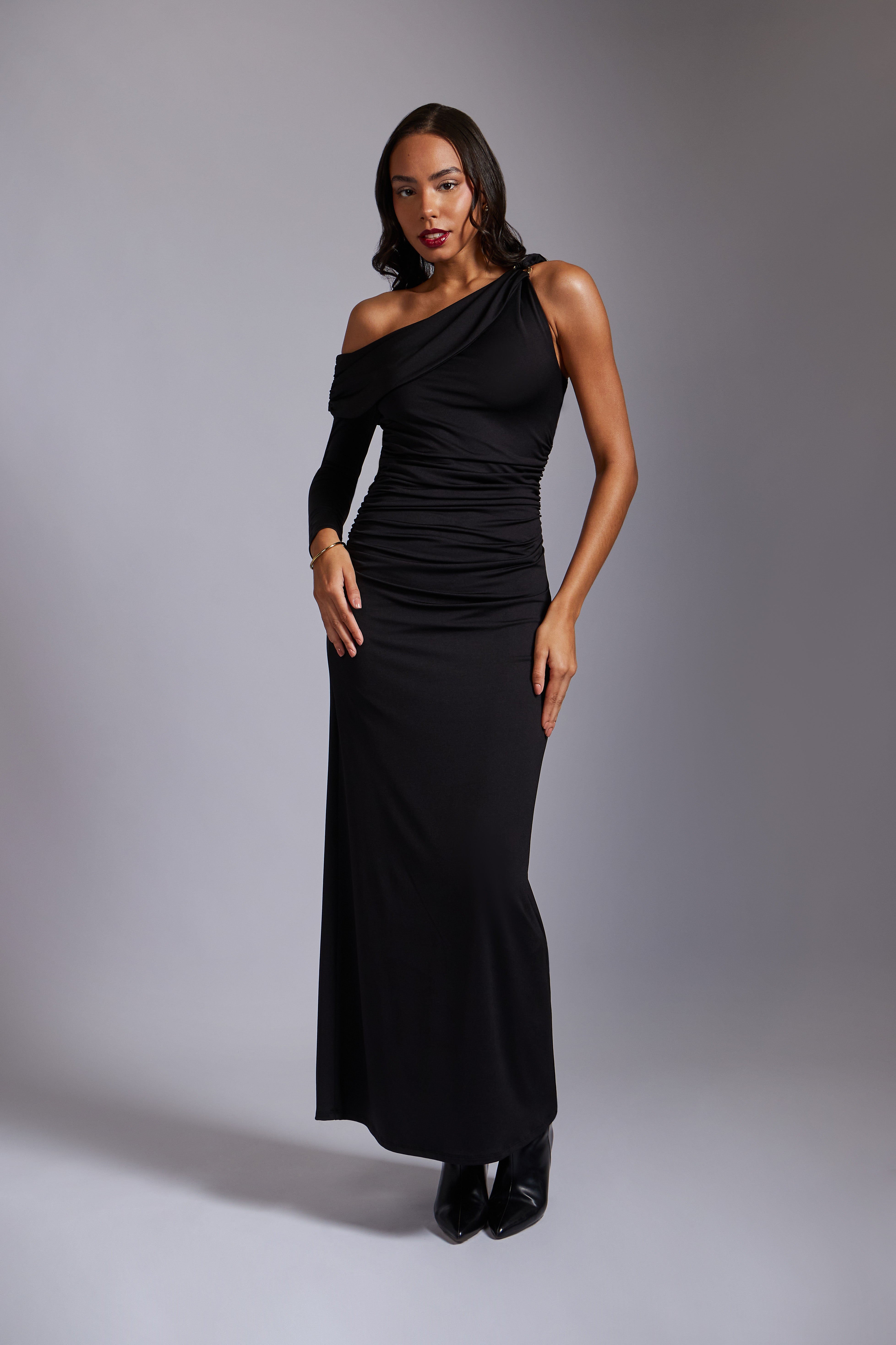 Vestido Asimétrico Broche - Negro