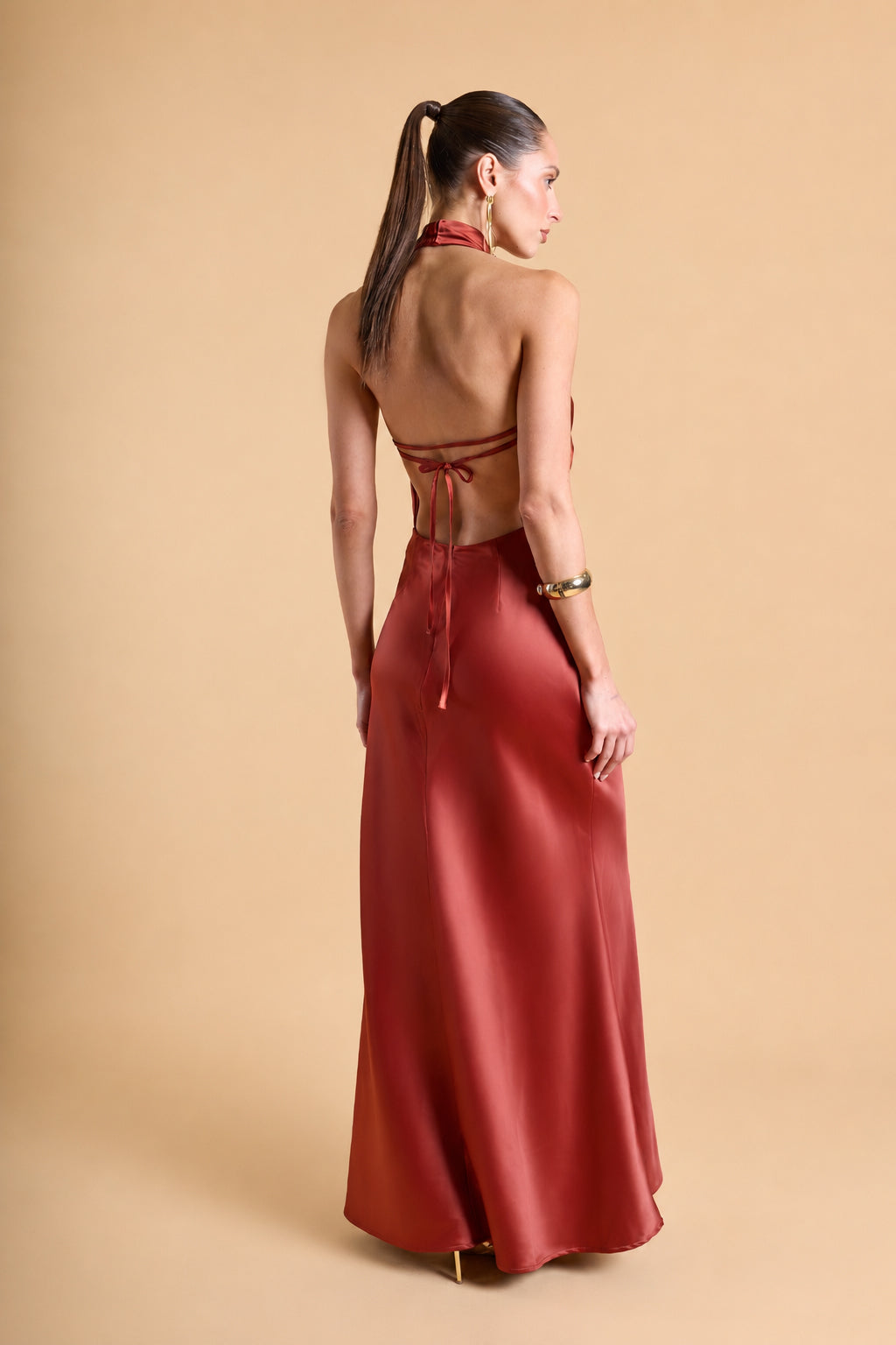 Vestido Halter Satinado - Lacre