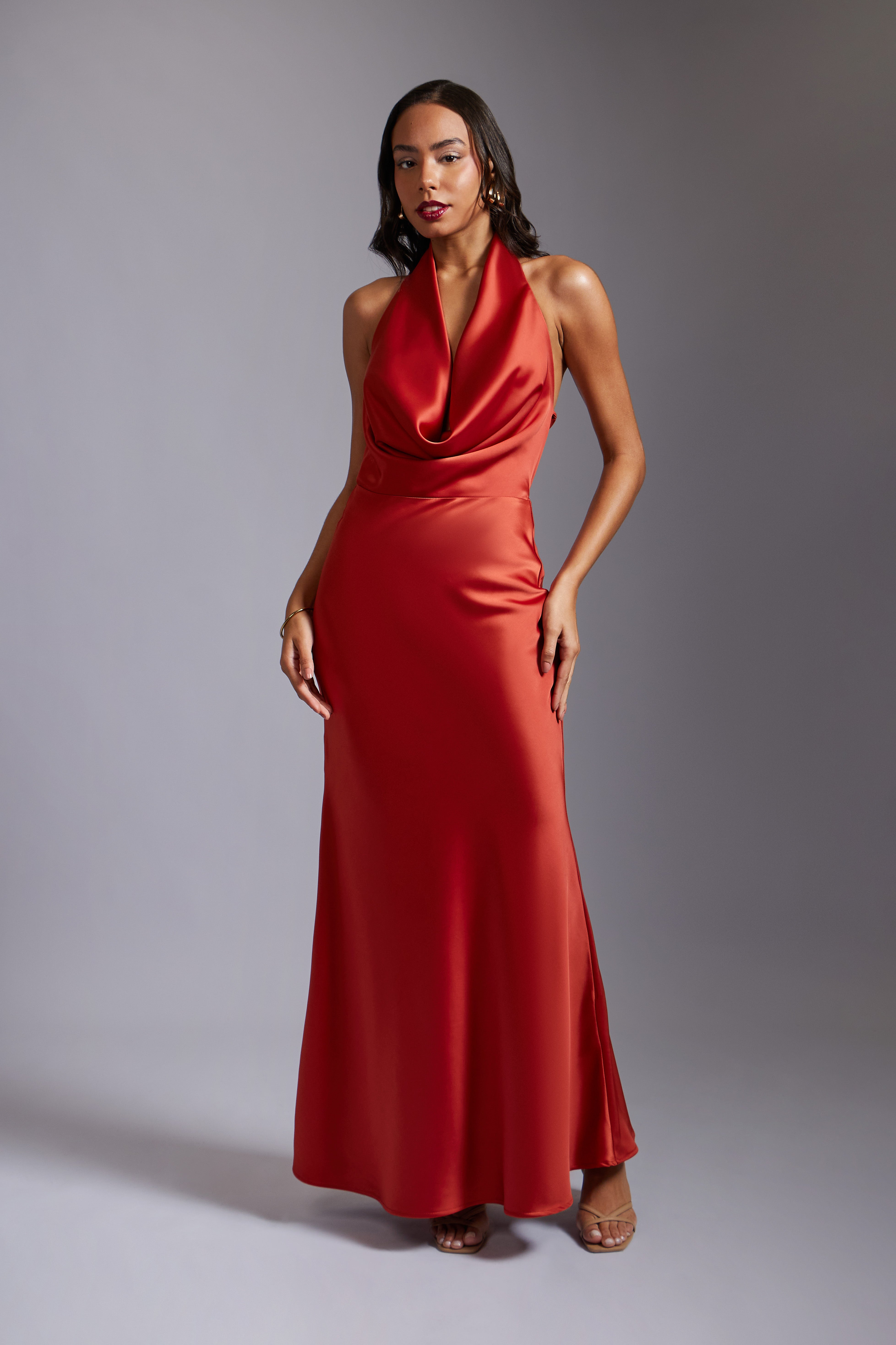 Vestido Halter Satinado - Lacre