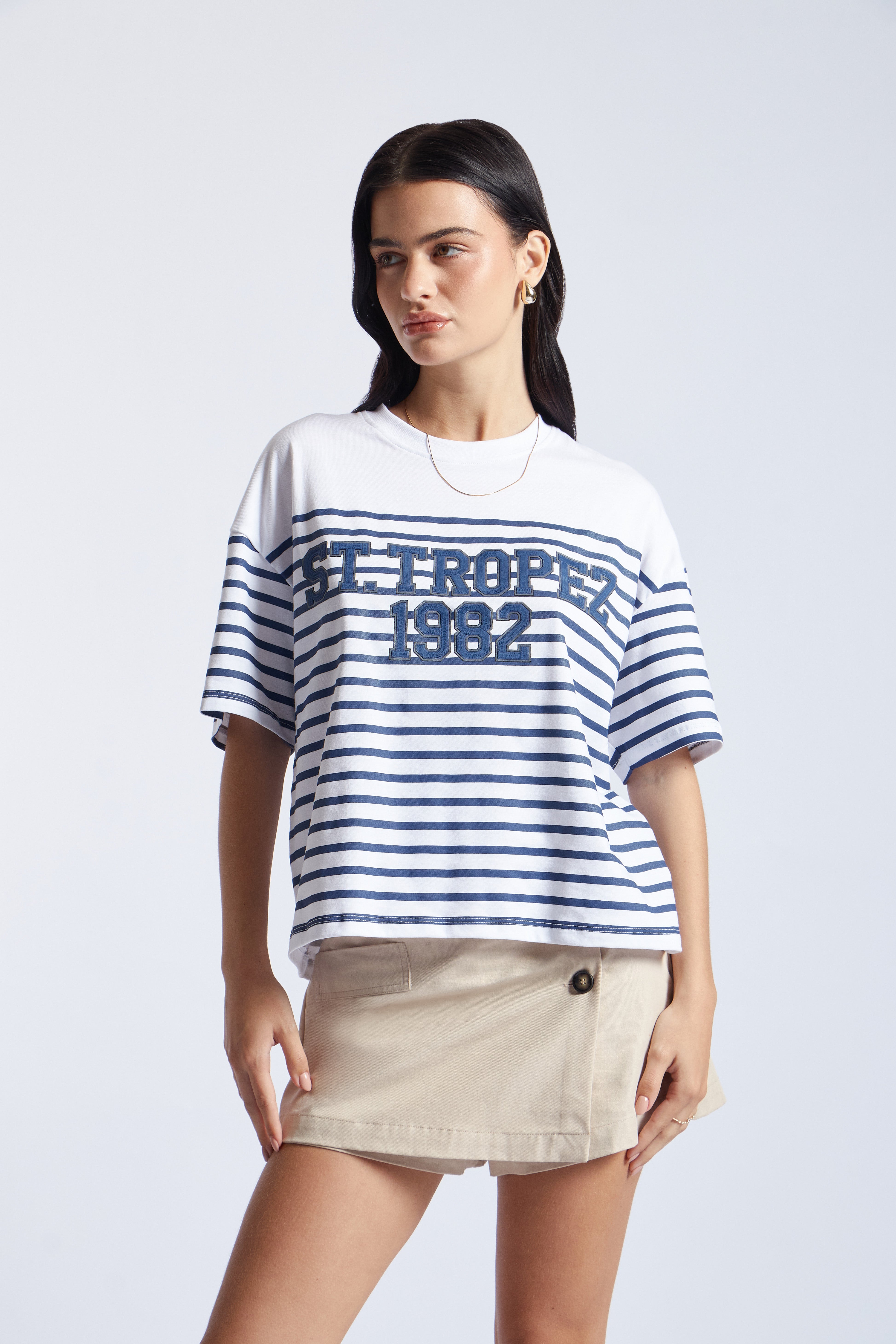 T-Shirt Boxy a Rayas Varsity - Blanco Azul
