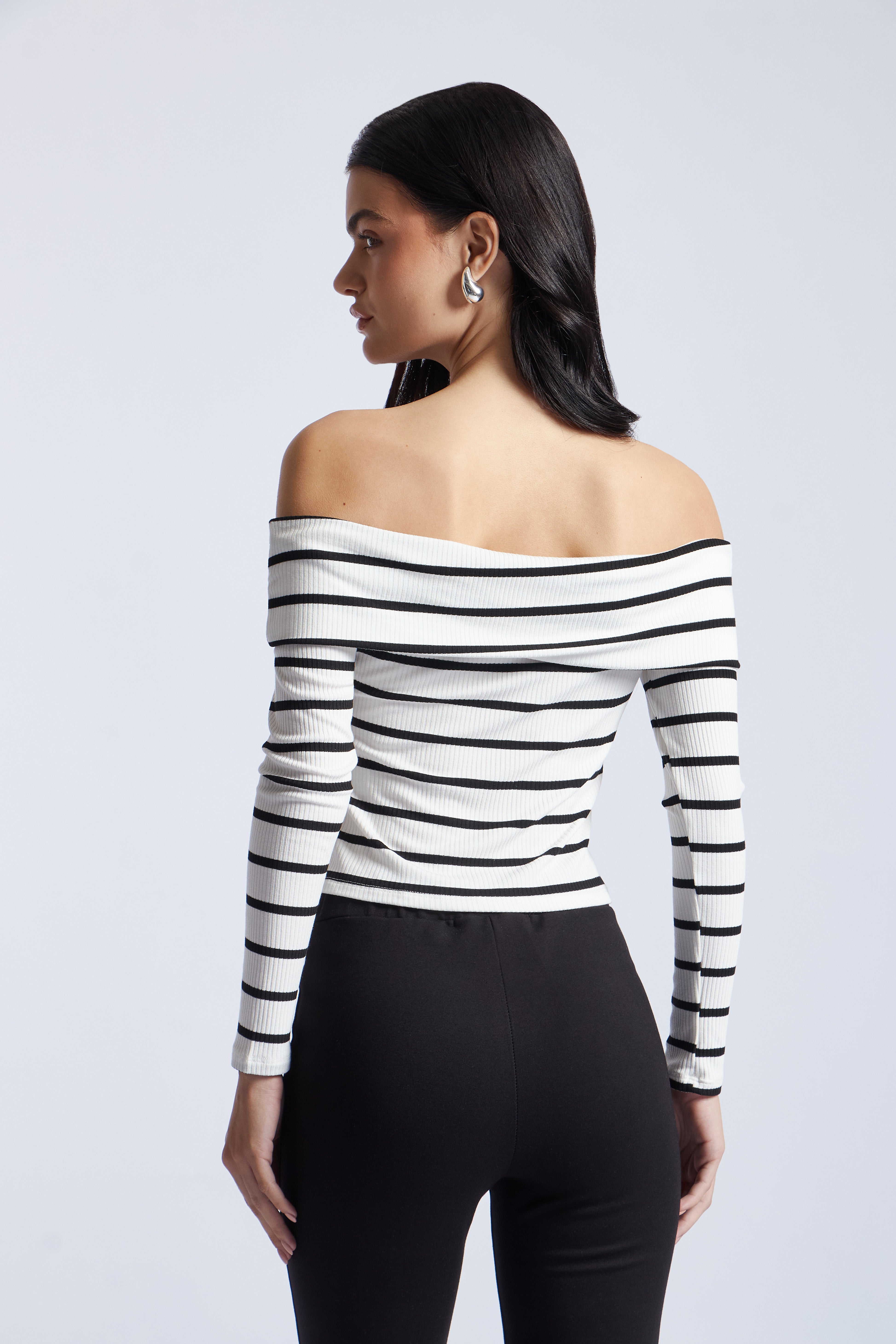 Off Shoulder Rib Stripe - Ivory con Negro