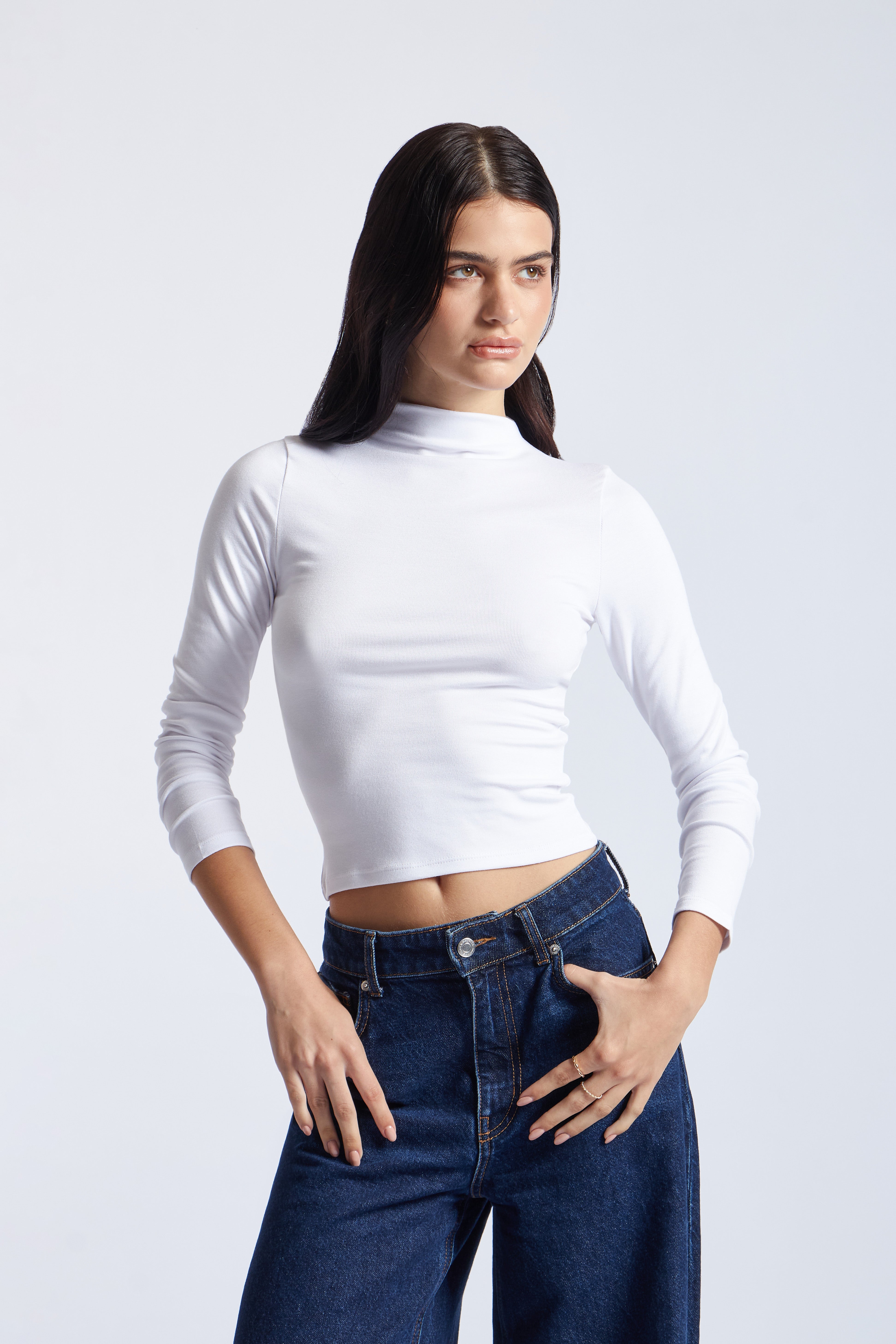 Camiseta Cuello Alto - Blanco